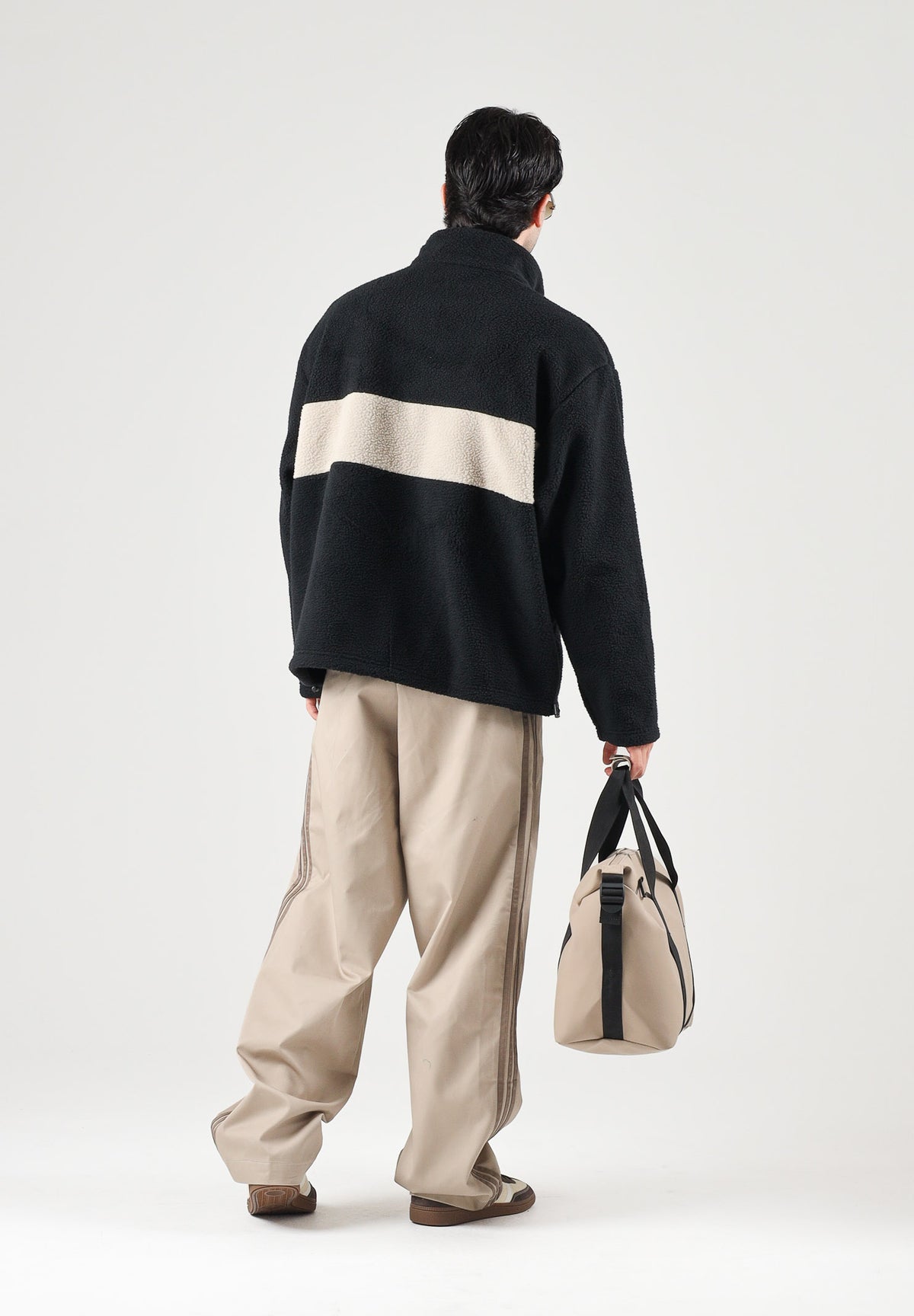 ADIDAS ORIGINALS Pullover mezza zip in pile nero per uomo e donna con mini logo trefoil iconico KG9164 . ADIDAS ORIGINALS