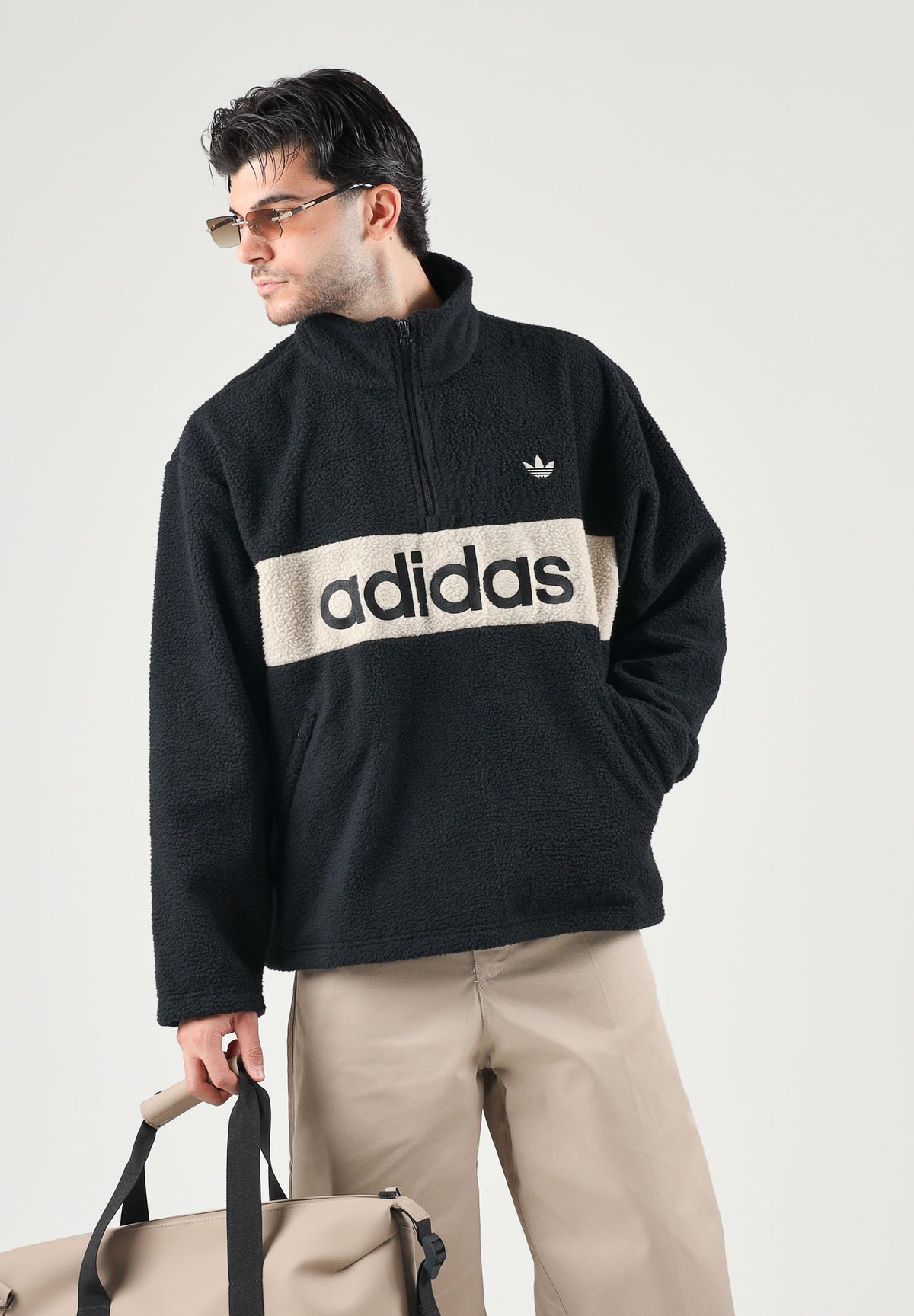 ADIDAS ORIGINALS Pullover mezza zip in pile nero per uomo e donna con mini logo trefoil iconico KG9164 . ADIDAS ORIGINALS