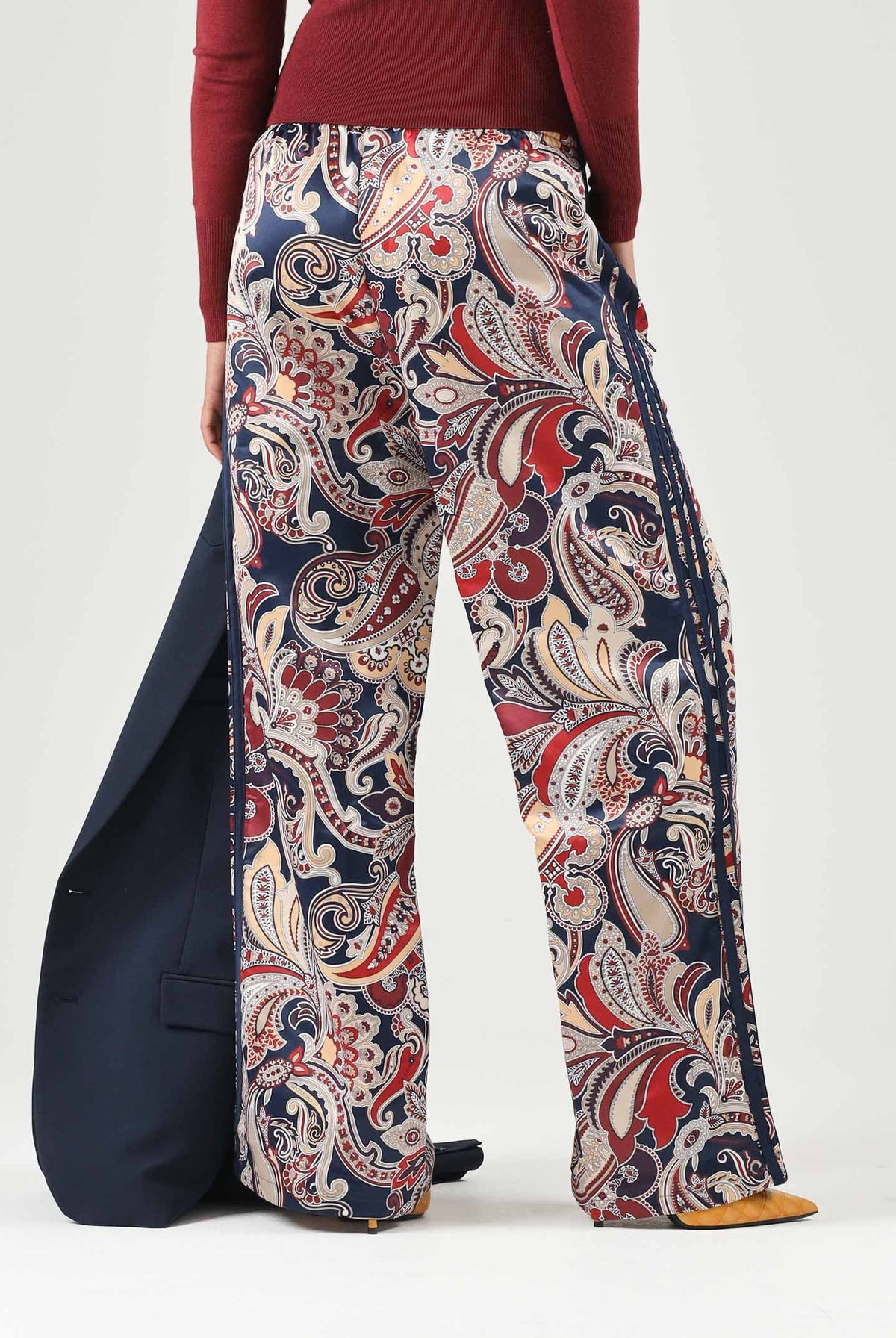 ADIDAS ORIGINALS Pantaloni WIDE LEG PAISLEY multicolore per donna con stampa all-over, effetto acetato KH0764 . ADIDAS ORIGINALS
