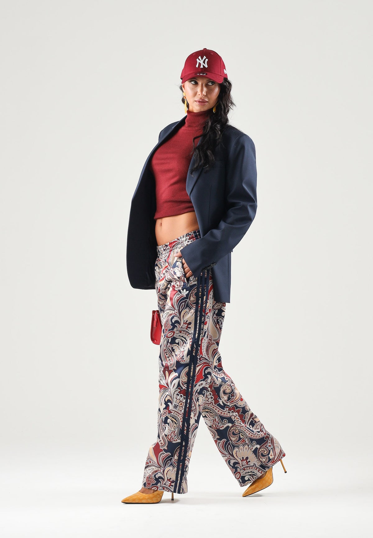 ADIDAS ORIGINALS Pantaloni WIDE LEG PAISLEY multicolore per donna con stampa all-over e bande laterali. KH0764 . ADIDAS ORIGINALS