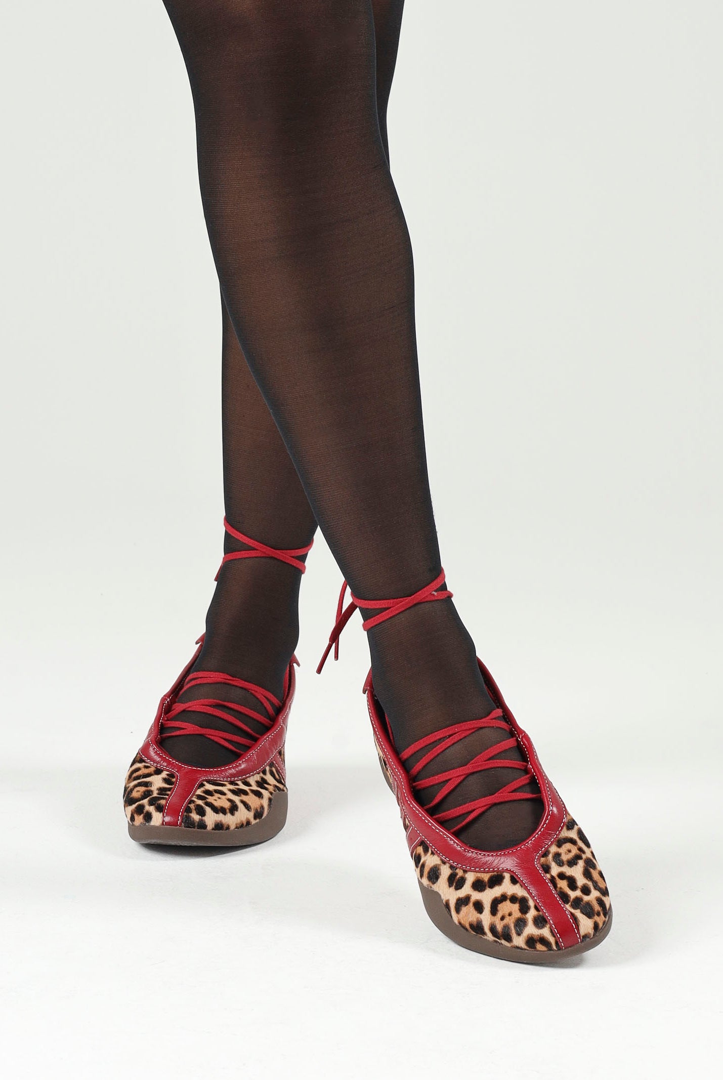 ADIDAS ORIGINALS Sneakers-ballerine TAEKWONDO BALLET rosse e leopardate da donna con cinturino KJ0647 . ADIDAS ORIGINALS