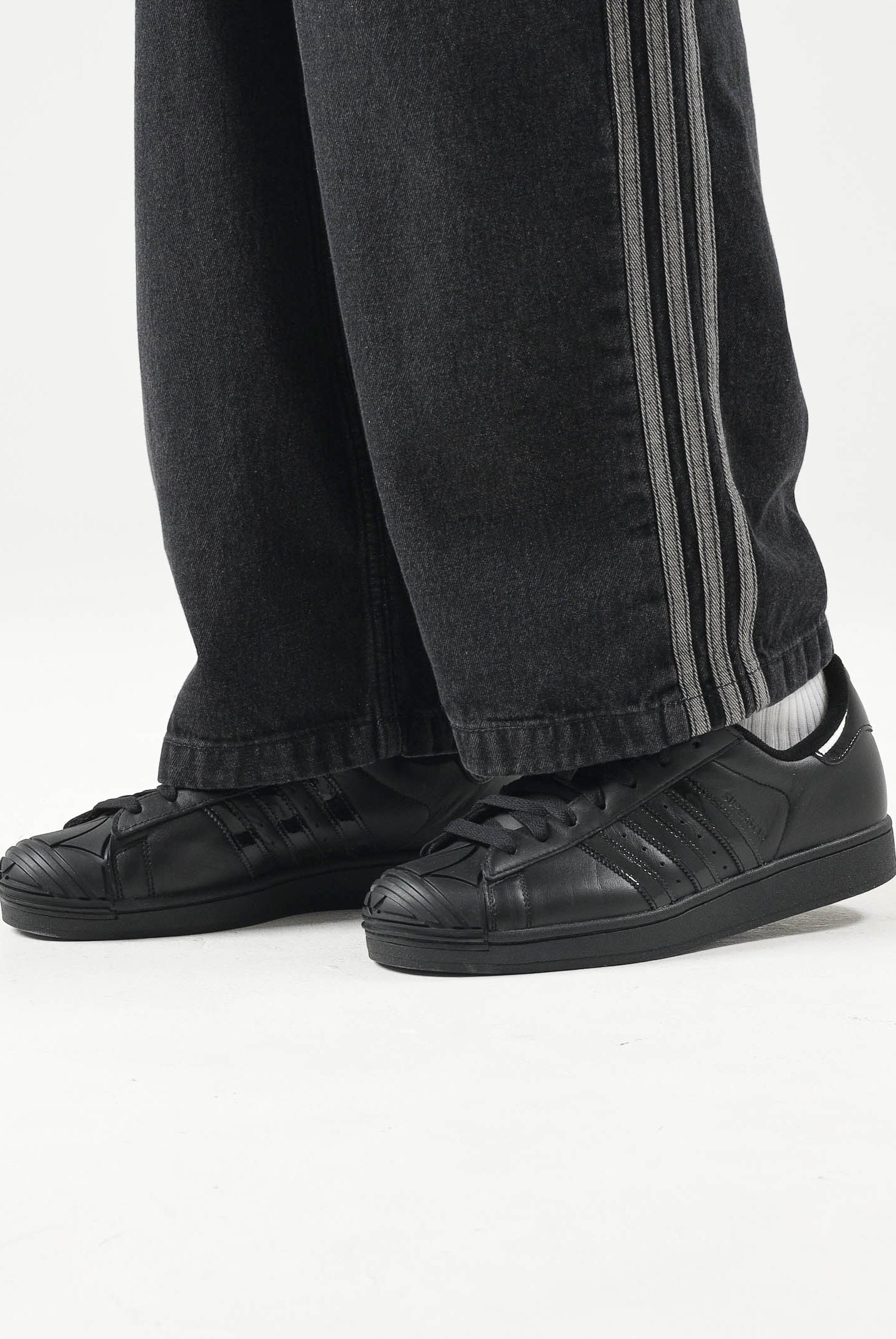 ADIDAS ORIGINALS Sneakers SUPERSTAR II nere per uomo e donna con iconica punta a conchiglia KJ2554 . ADIDAS ORIGINALS