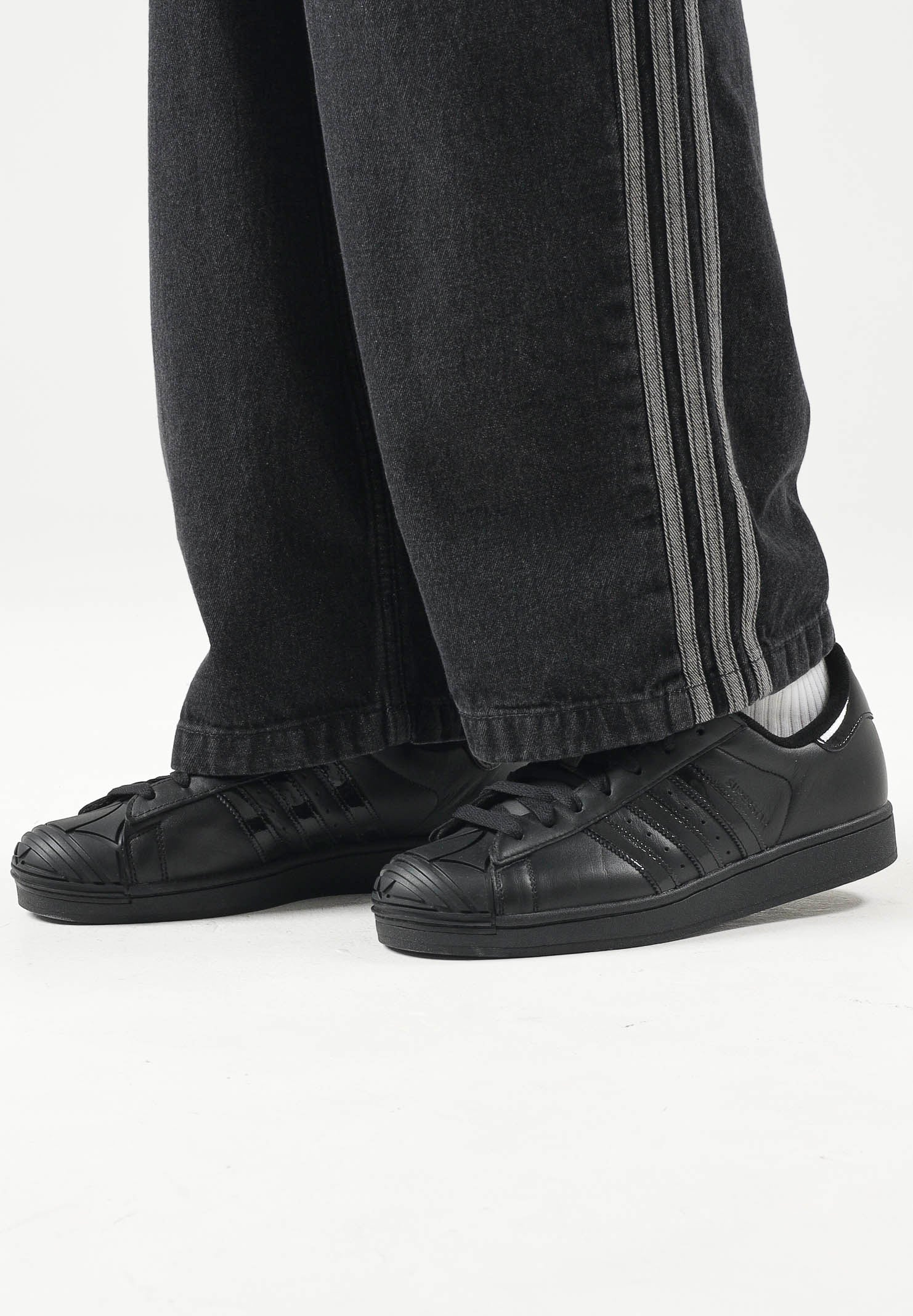 ADIDAS ORIGINALS Sneakers SUPERSTAR II nere per uomo e donna con iconica punta a conchiglia KJ2554 . ADIDAS ORIGINALS