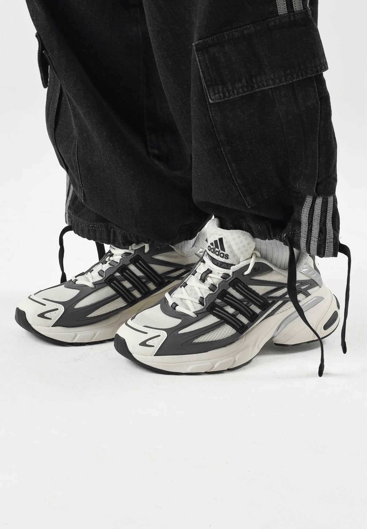 ADIDAS ORIGINALS Sneakers ADISTAR XLG 2.0 Grey Strata-grigio chiaro da uomo con struttura multistrato KJ7895 . ADIDAS ORIGINALS
