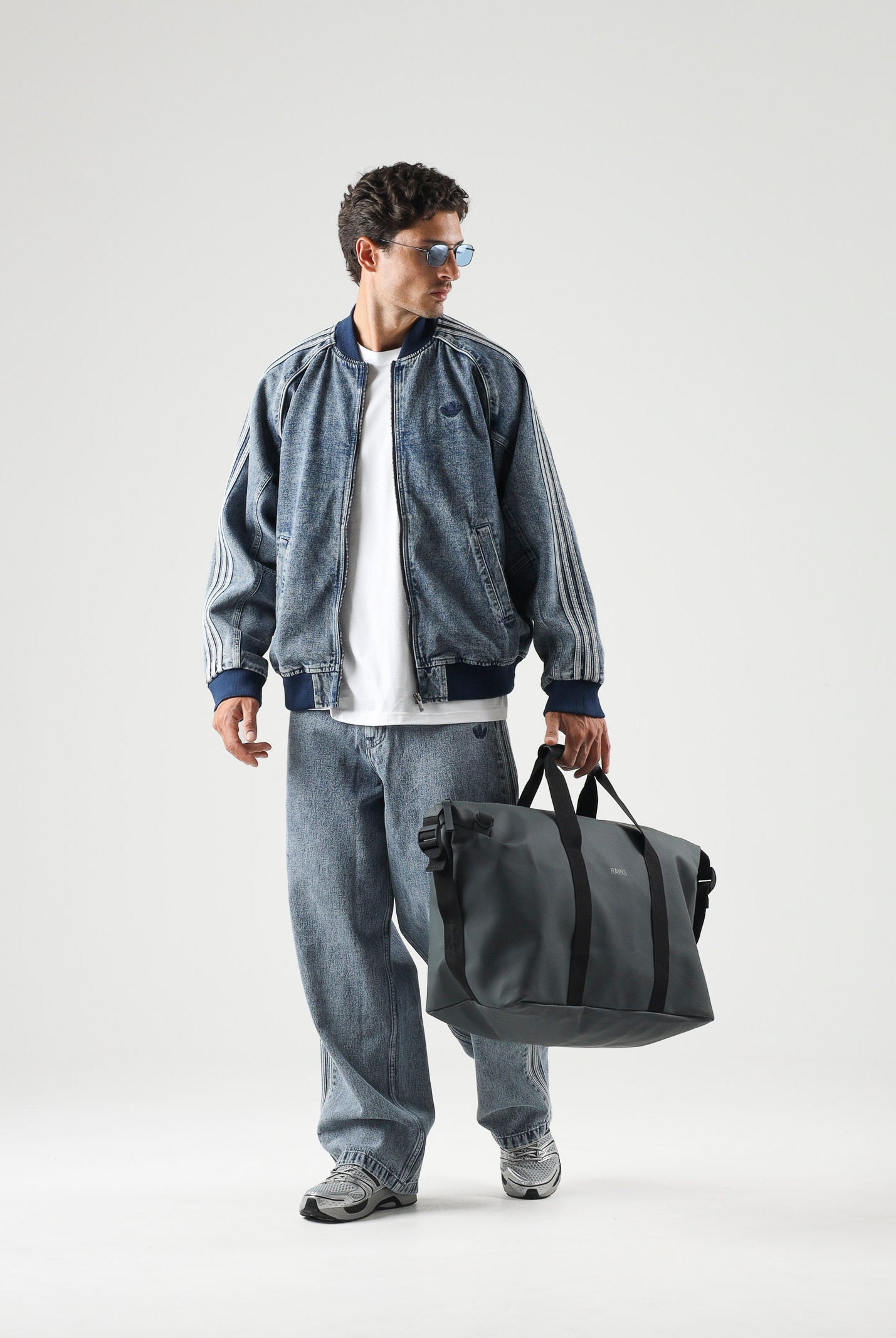 ADIDAS ORIGINALS Giubbotto in denim adicolor da uomo KQ6332 . ADIDAS ORIGINALS