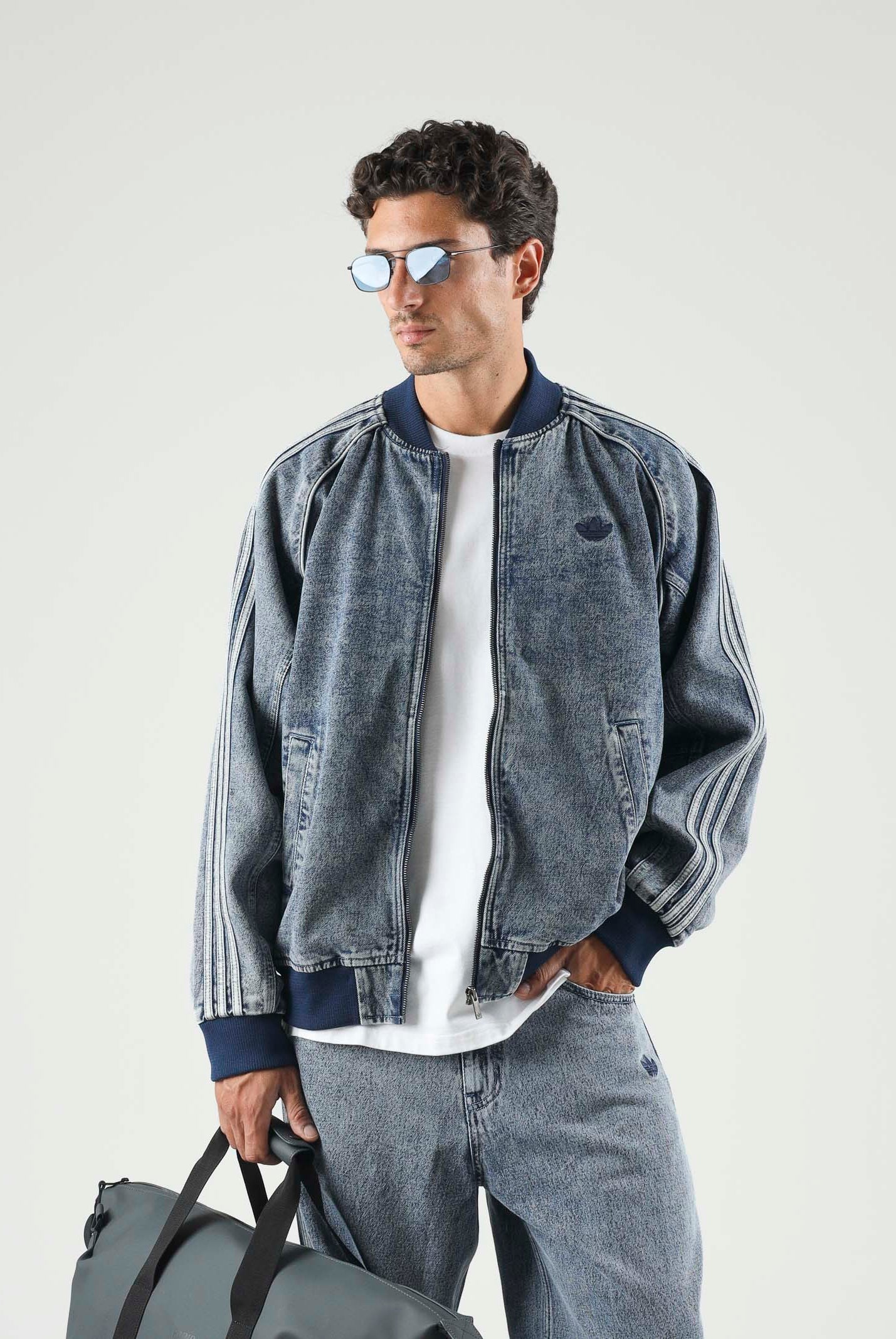 ADIDAS ORIGINALS Giubbotto in denim adicolor da uomo KQ6332 . ADIDAS ORIGINALS