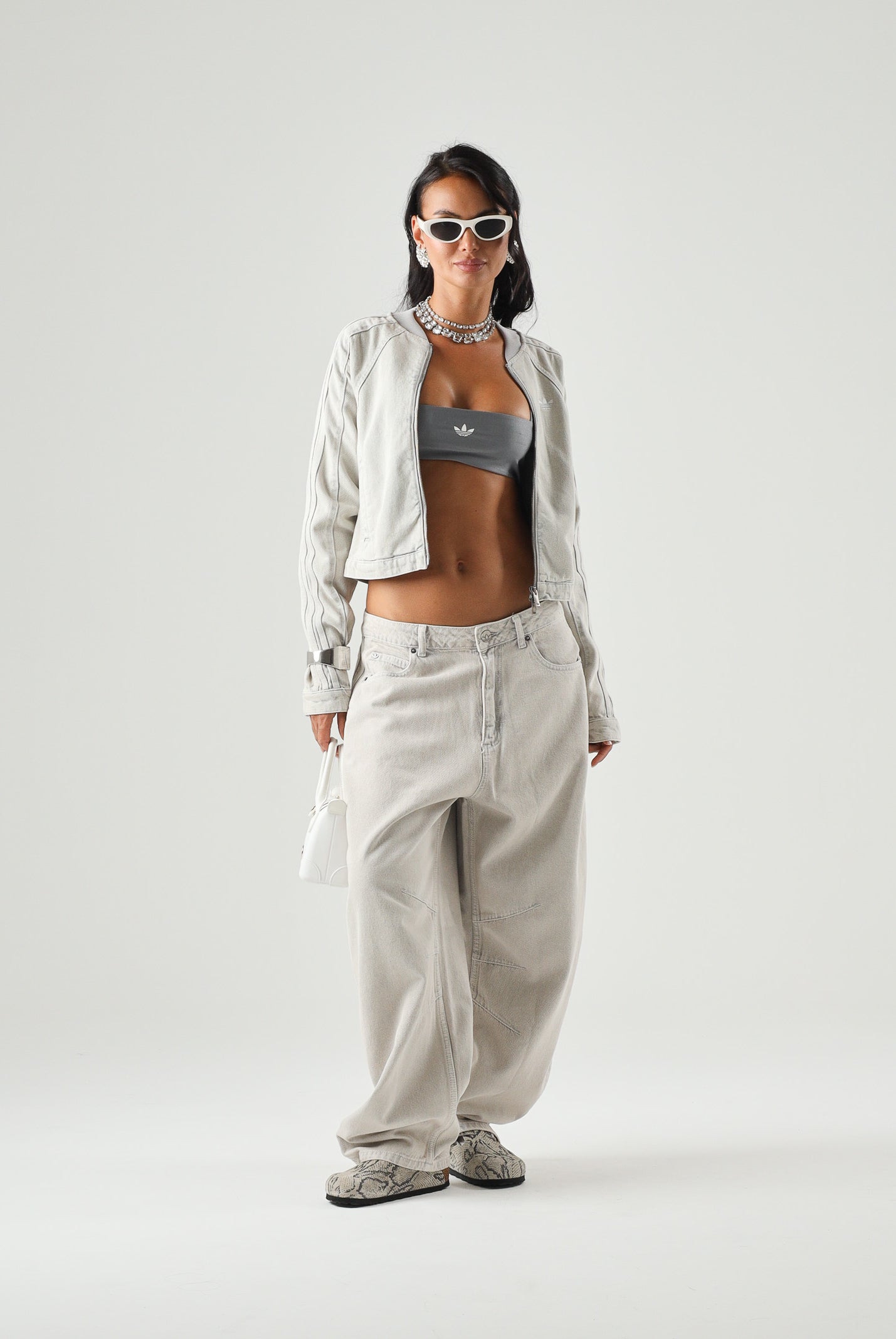 ADIDAS ORIGINALS Giacca SST 2.0 DENIM TRACK TOP clear grey , grigio-chiaro da donna con finitura délavé<BR/> KQ6468 . ADIDAS ORIGINALS