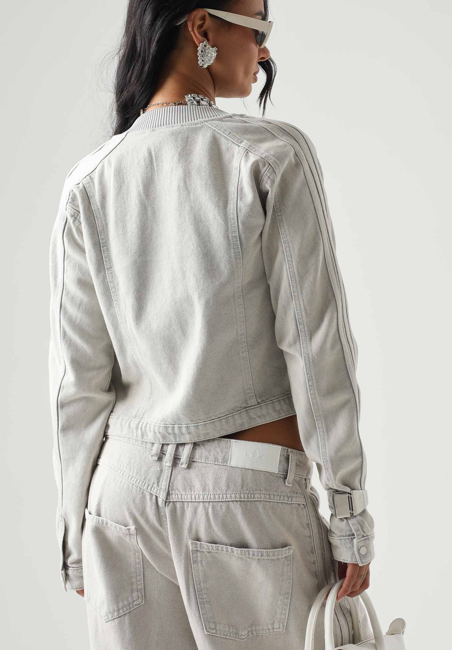 ADIDAS ORIGINALS Giacca SST 2.0 DENIM TRACK TOP clear grey , grigio-chiaro da donna con finitura délavé<BR/> KQ6468 . ADIDAS ORIGINALS