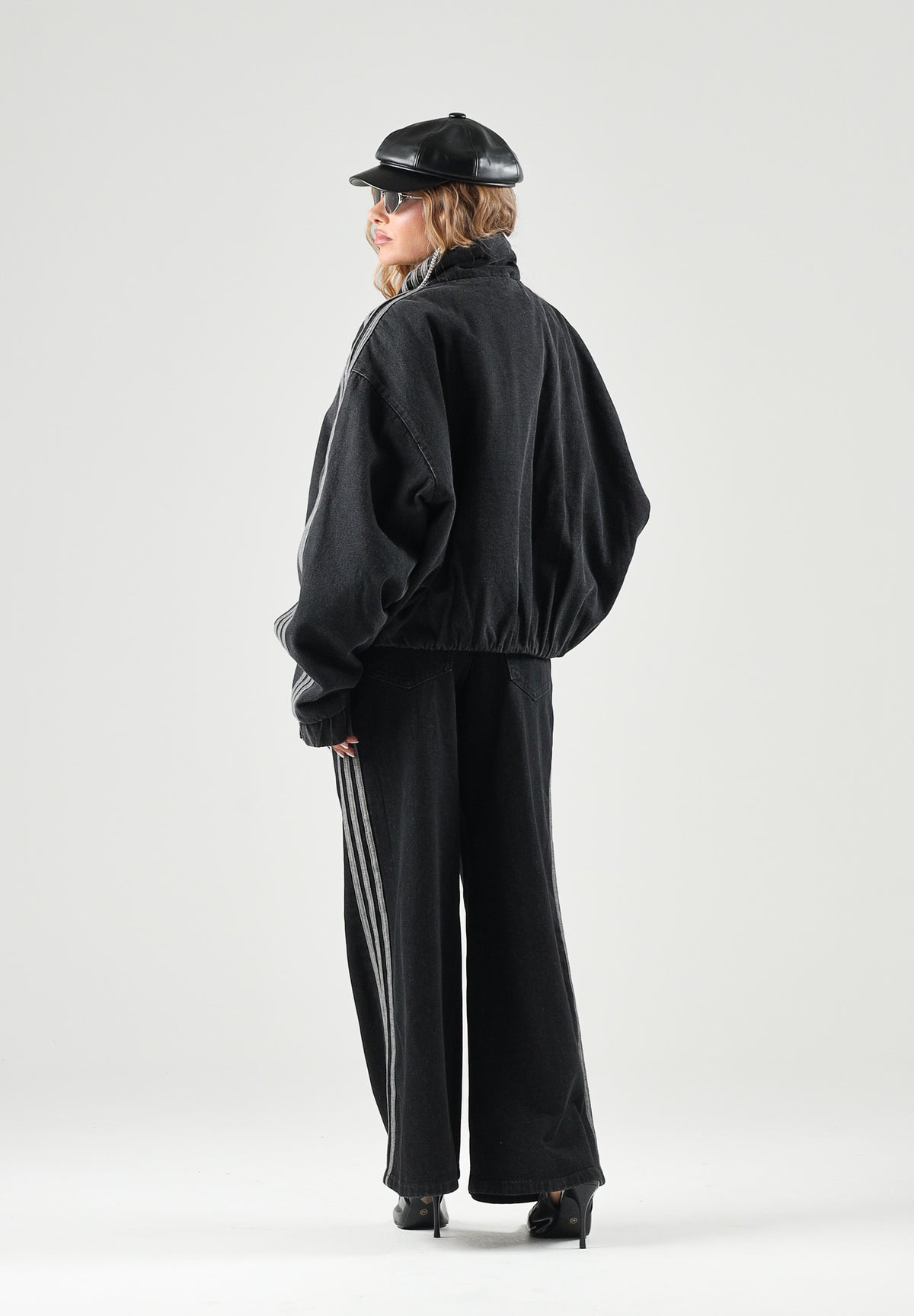 ADIDAS ORIGINALS Jeans ADICOLOR DENIM WIDE LEG nero da donna con design a gamba larga e cuciture classiche KQ6469 . ADIDAS ORIGINALS
