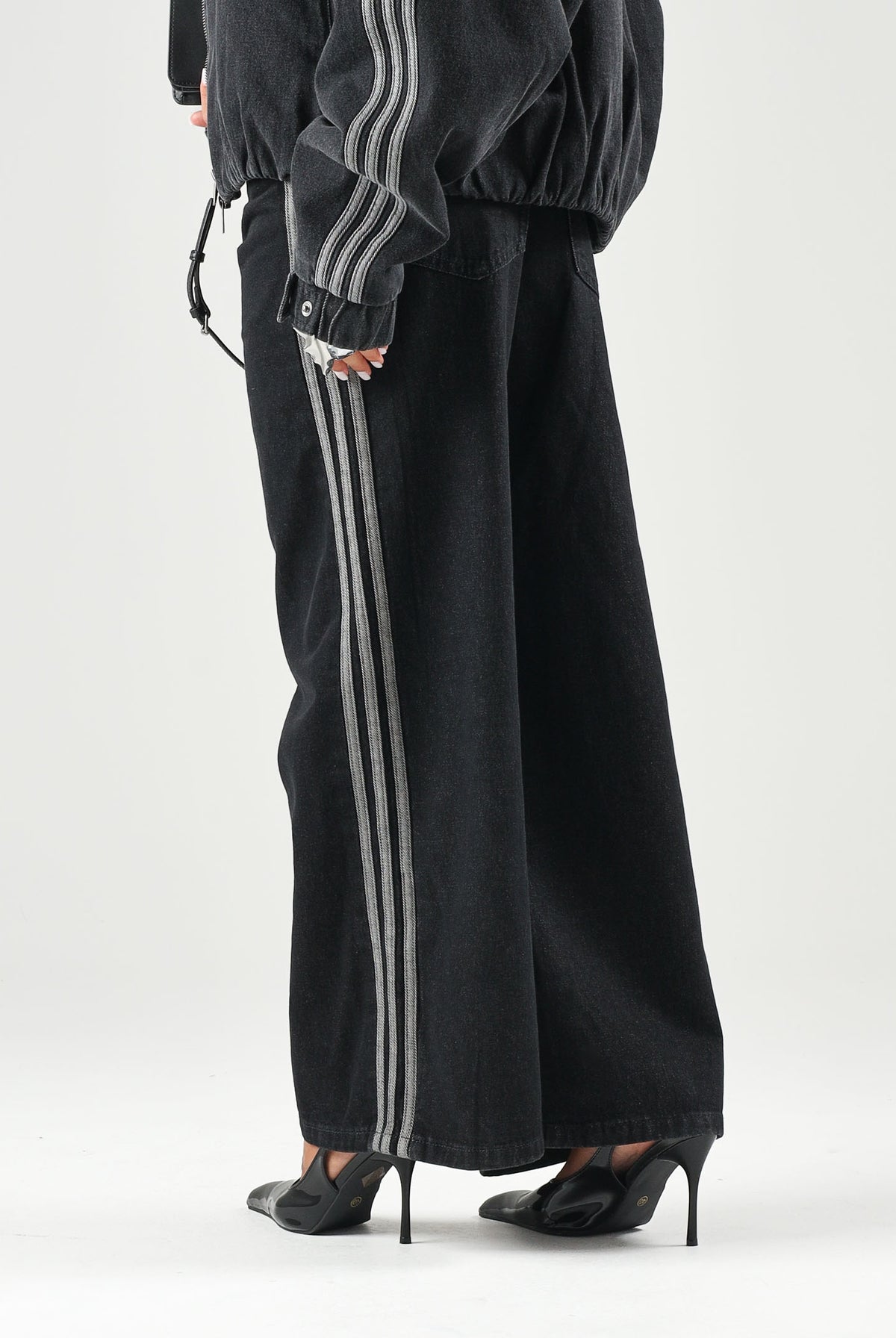 ADIDAS ORIGINALS Jeans ADICOLOR DENIM WIDE LEG nero da donna con design a gamba larga e cuciture classiche KQ6469 . ADIDAS ORIGINALS