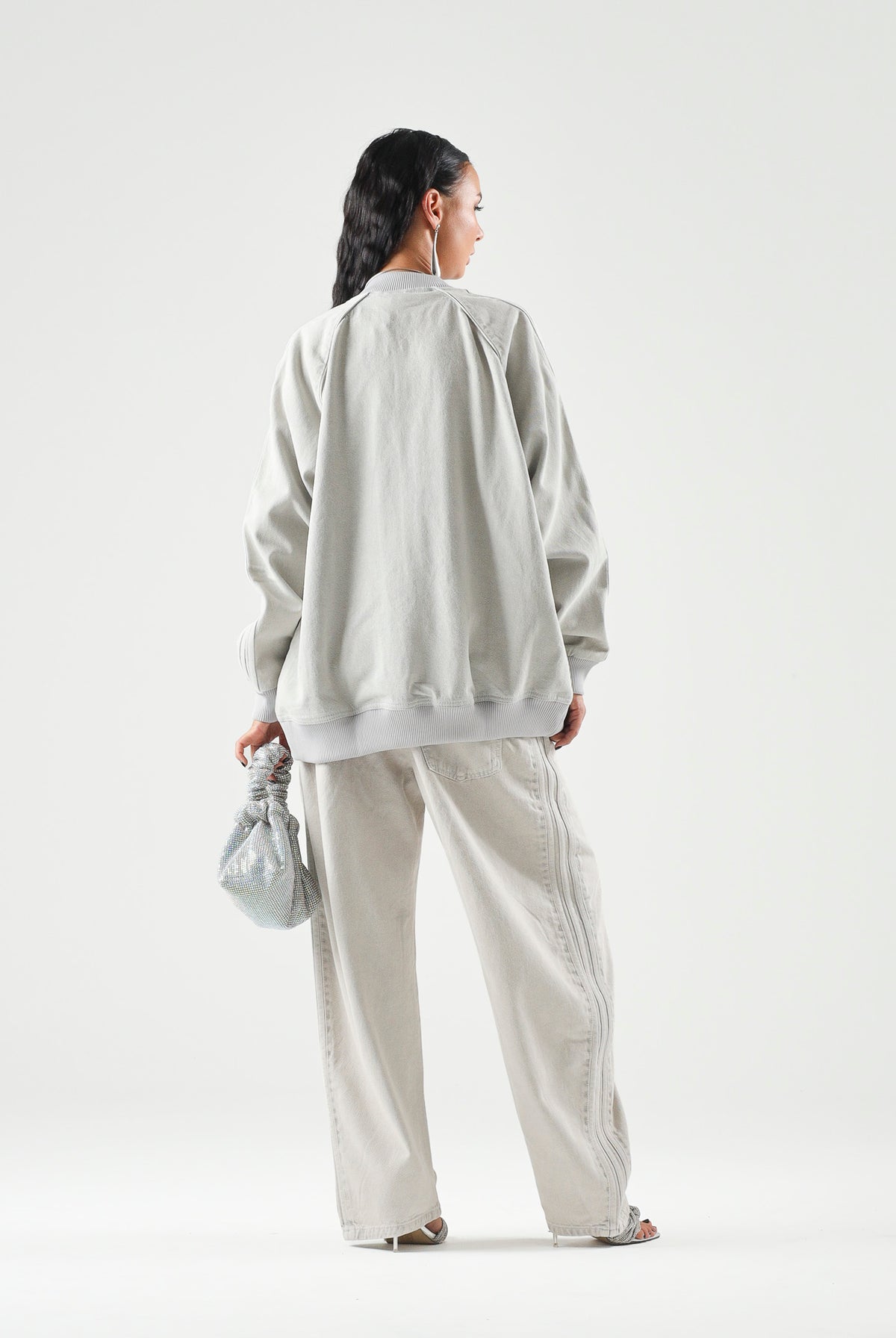 ADIDAS ORIGINALS Giubbotto di jeansSST OVERSIZED DENIM grigio chiaro per uomo e donna in tinta unita KQ6472 . ADIDAS ORIGINALS