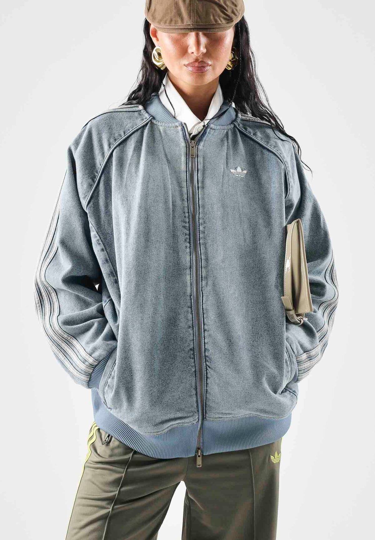 ADIDAS ORIGINALS Giubbotto di jeans SST OVERSIZED DENIM worn blu, celeste chiaro da donna KQ6473 . ADIDAS ORIGINALS