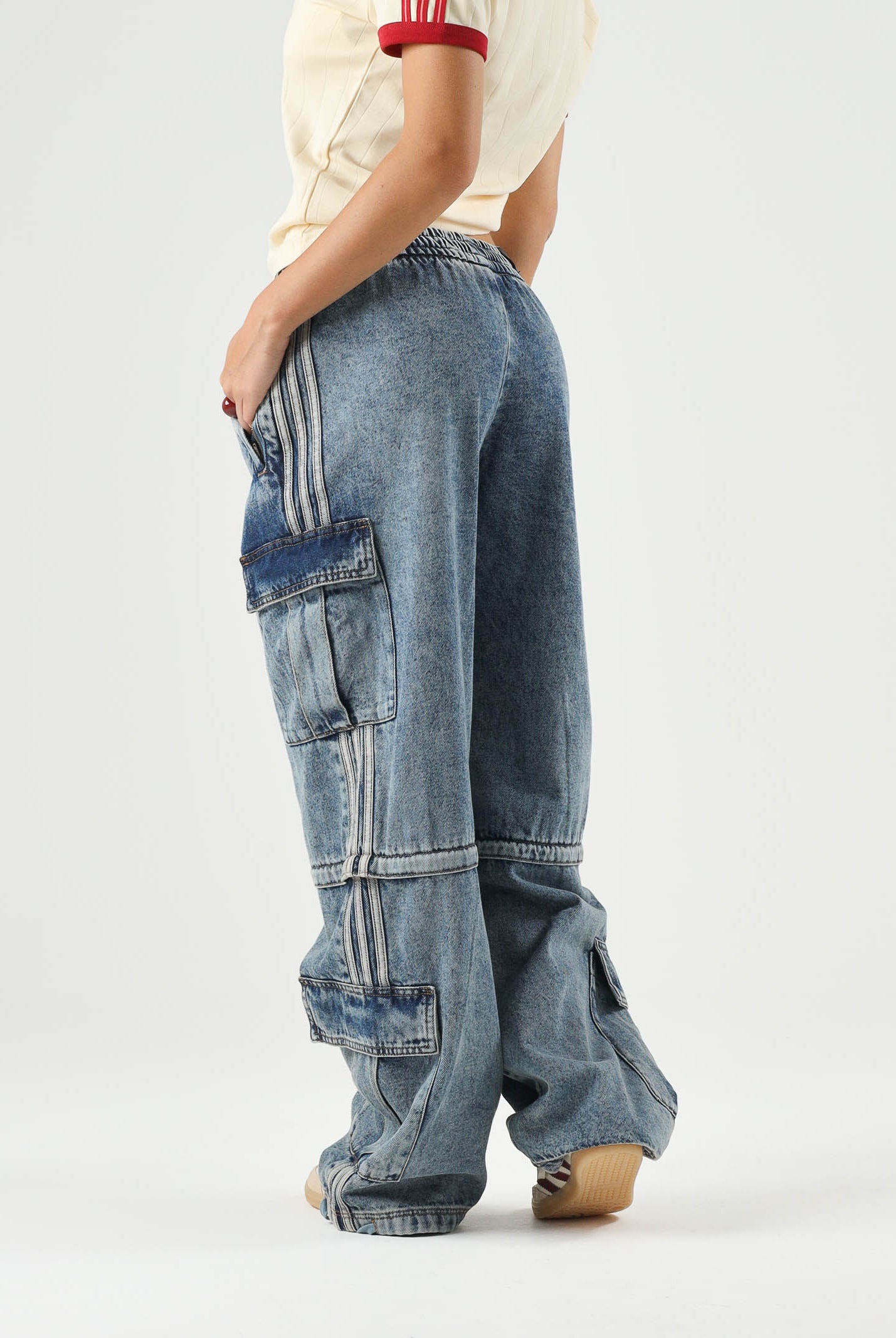 ADIDAS ORIGINALS Jeans cargo Blue blu da uomo e donna con tasche applicate KQ6479 . ADIDAS ORIGINALS