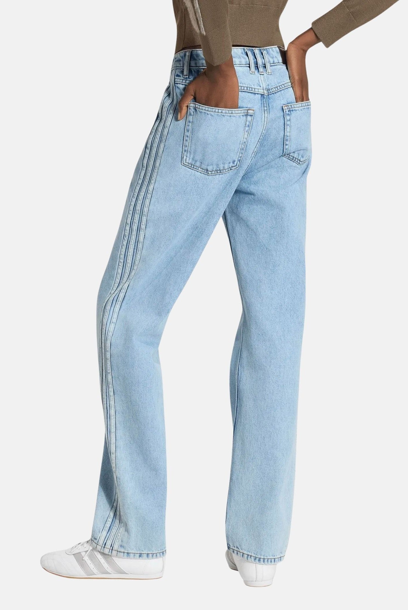 ADIDAS ORIGINALS Jeans FIREBIRD MID RISE STRAIGHT light-denim da donna con gamba dritta e dettagli laterali. KQ6490 . ADIDAS ORIGINALS