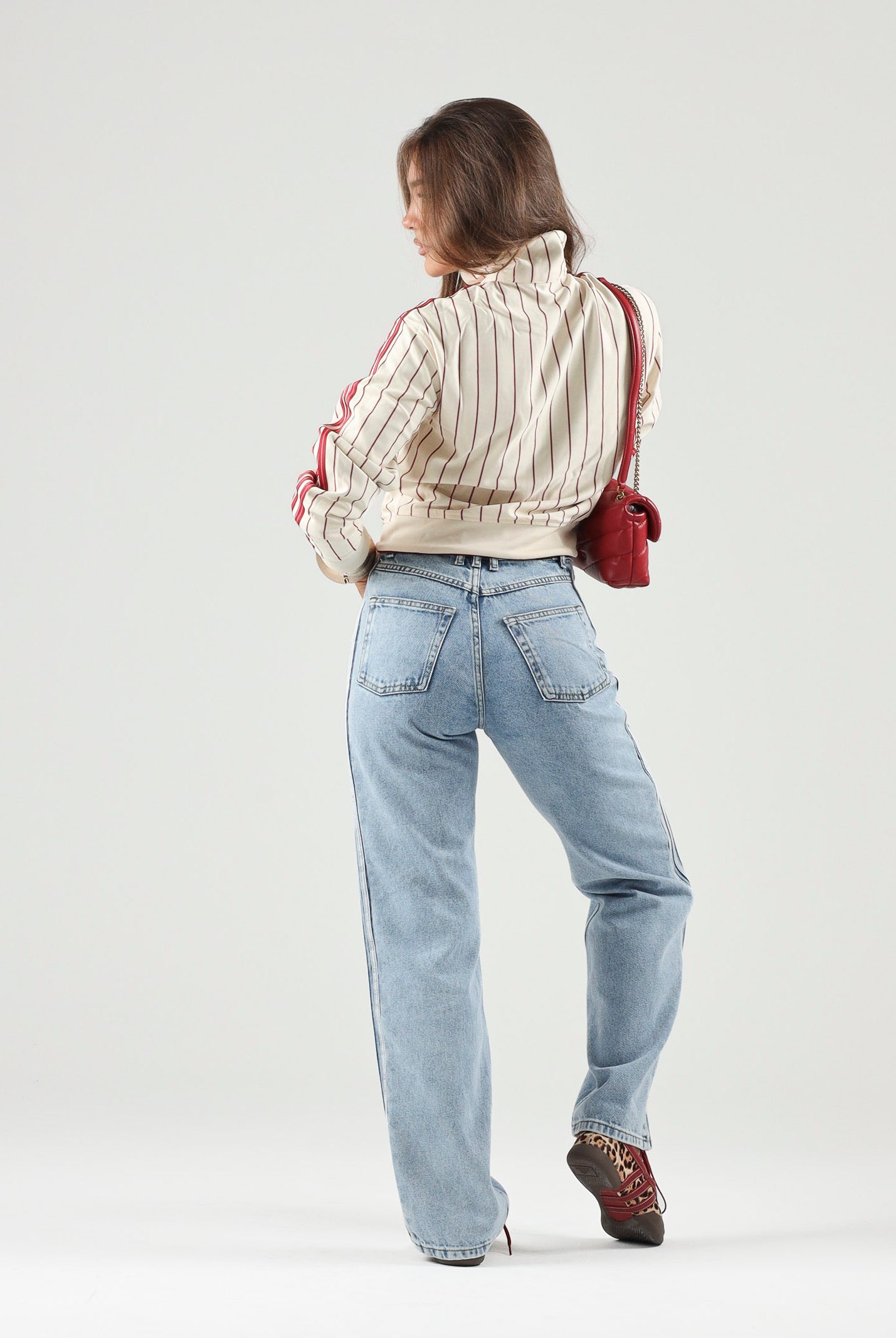 ADIDAS ORIGINALS Jeans FIREBIRD MID RISE STRAIGHT light-denim da donna con gamba dritta e dettagli laterali. KQ6490 . ADIDAS ORIGINALS