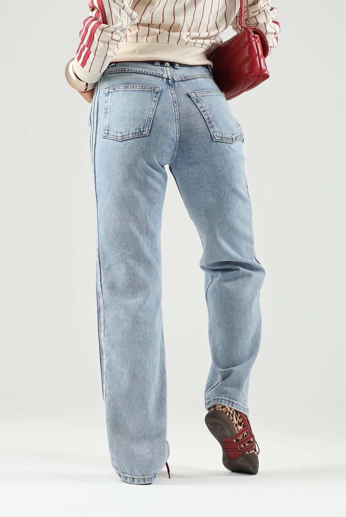 ADIDAS ORIGINALS Jeans FIREBIRD MID RISE STRAIGHT light-denim da donna con gamba dritta e dettagli laterali. KQ6490 . ADIDAS ORIGINALS