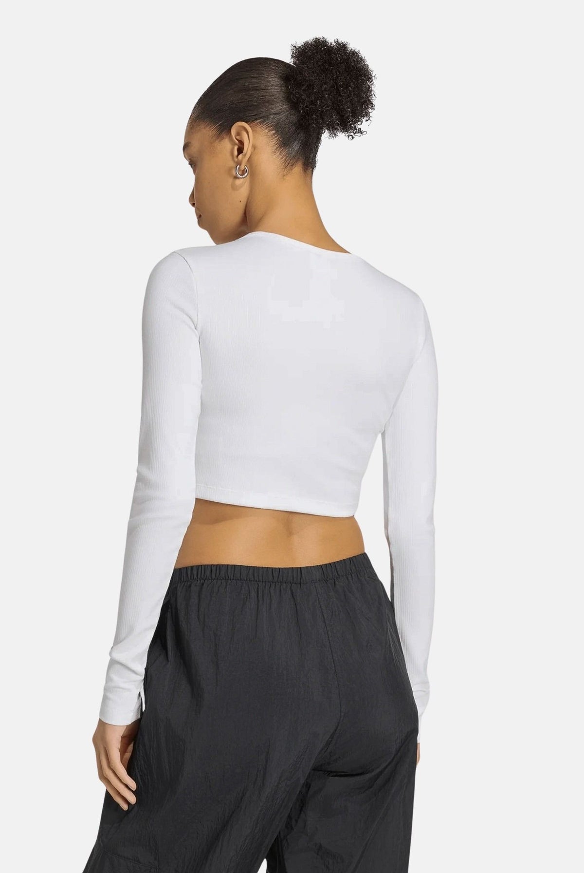 ADIDAS ORIGINALS Maglia manica lunga ESSENTIALS RIB CROPPED bianca da donna con logo Trefoil ricamato. KR1131 . ADIDAS ORIGINALS