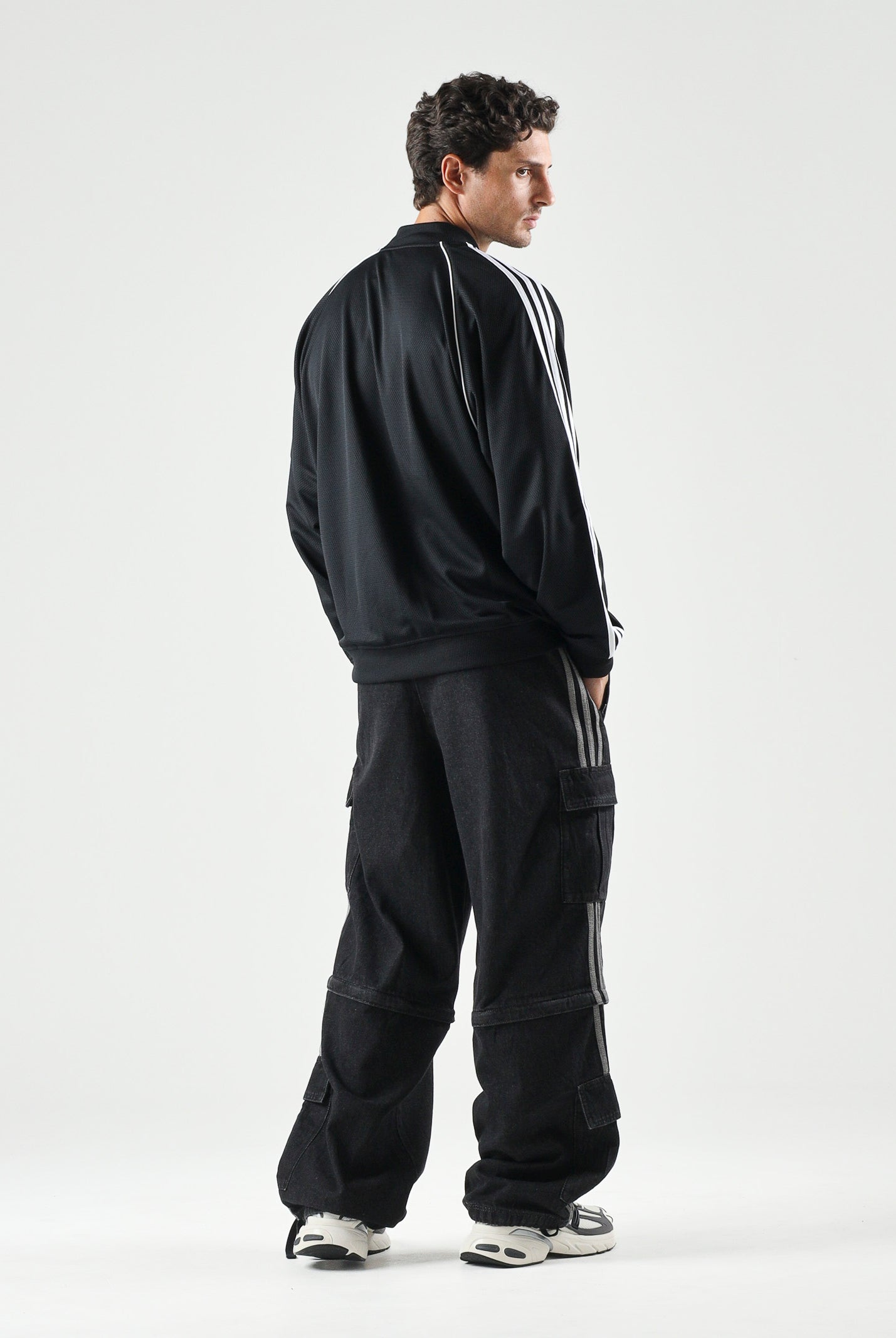 ADIDAS ORIGINALS Felpa con zip SST Adicolor Classics Tracktop black nero, colore basico nero, uomo. KR1374 . ADIDAS ORIGINALS