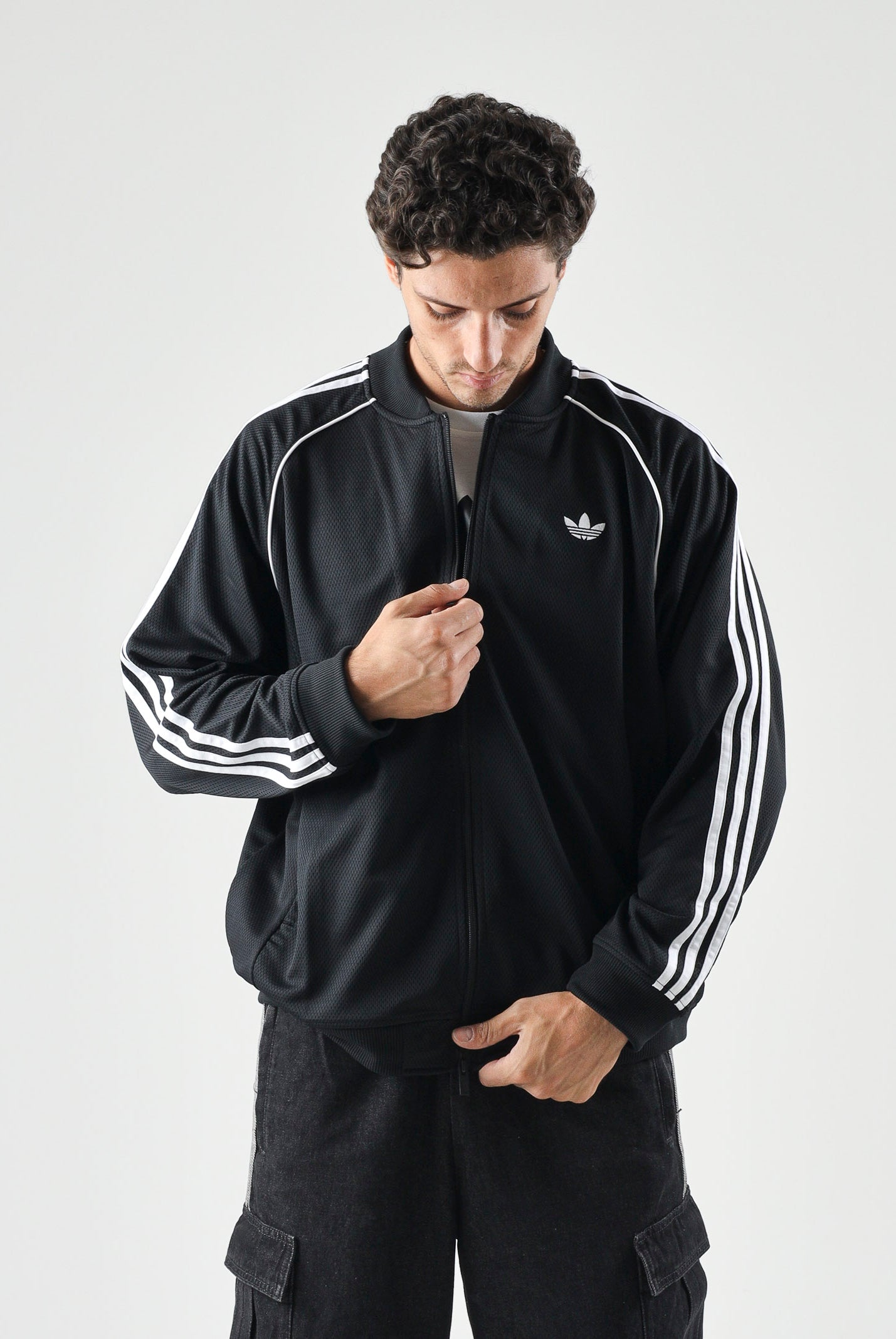 ADIDAS ORIGINALS Felpa con zip SST Adicolor Classics Tracktop black nero, colore basico nero, uomo. KR1374 . ADIDAS ORIGINALS