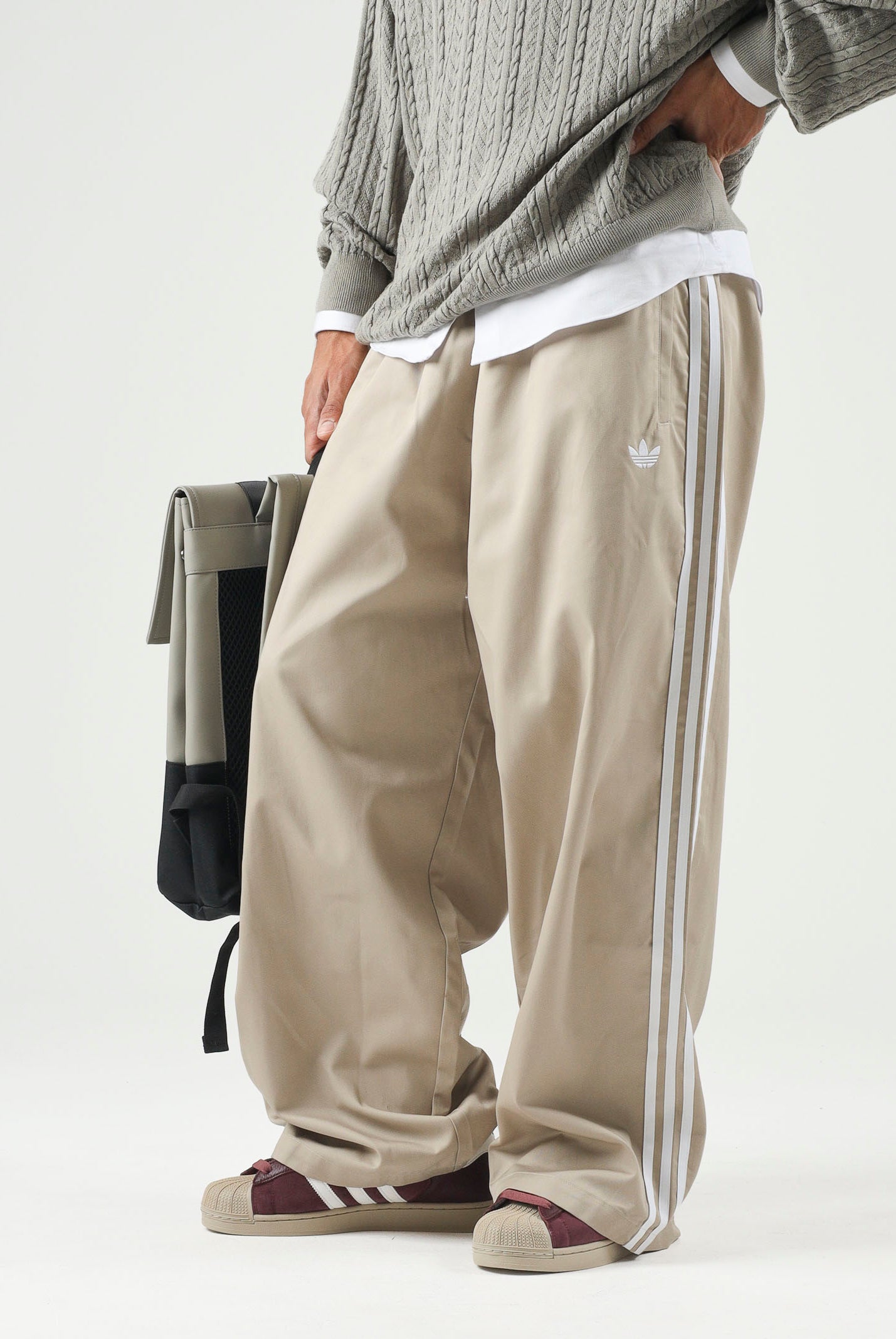 ADIDAS ORIGINALS Pantaloni ADICOLOR SST COTTON TWILL PANTS Khaki Three, beige,da uomo KR1385 . ADIDAS ORIGINALS