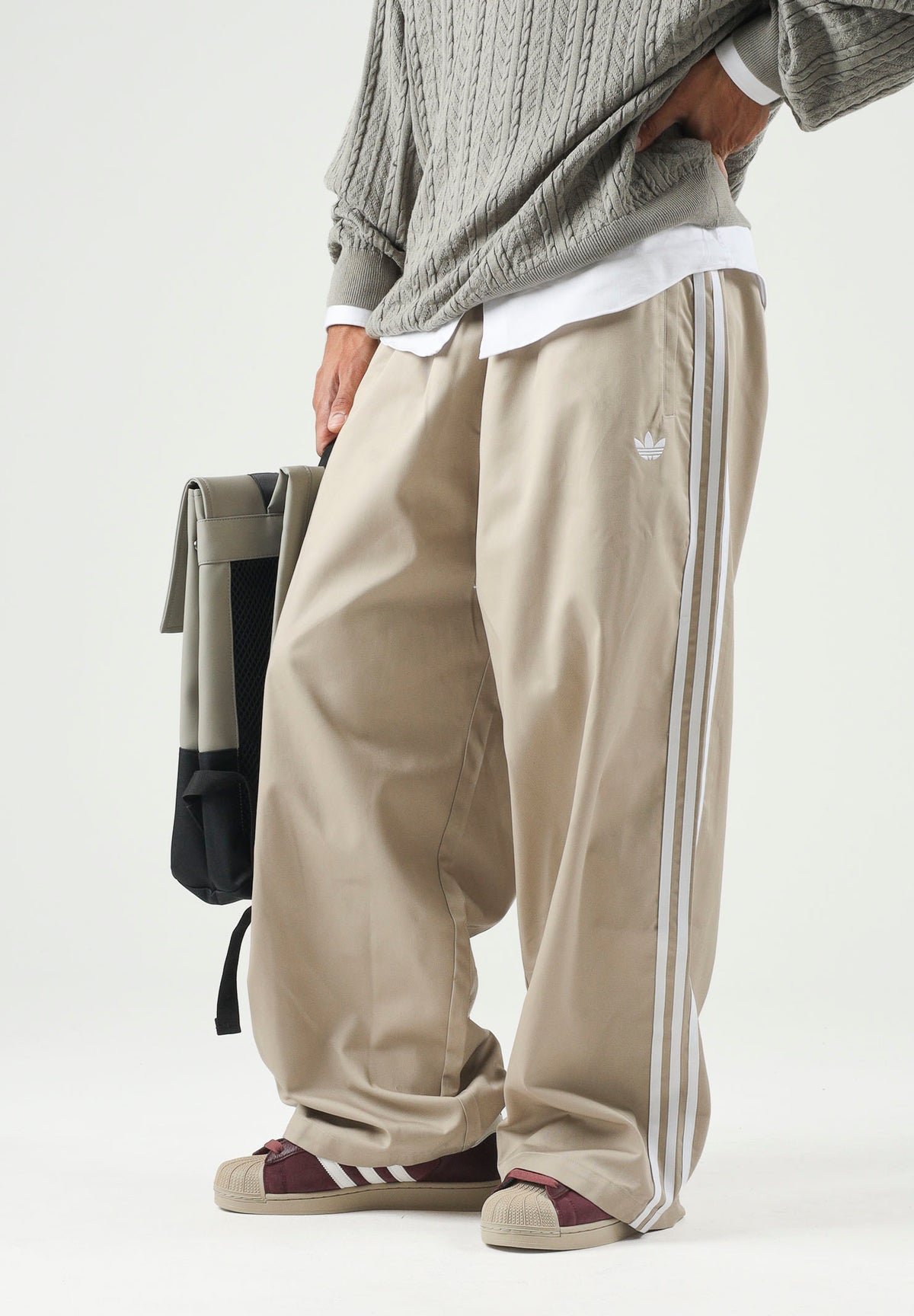 ADIDAS ORIGINALS Pantaloni ADICOLOR SST TWILL Khaki Three, beige,da uomo KR1385 . ADIDAS ORIGINALS