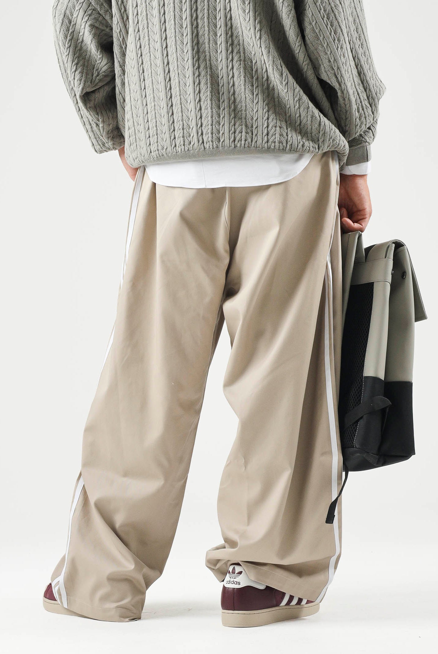 ADIDAS ORIGINALS Pantaloni ADICOLOR SST COTTON TWILL PANTS Khaki Three, beige,da uomo KR1385 . ADIDAS ORIGINALS