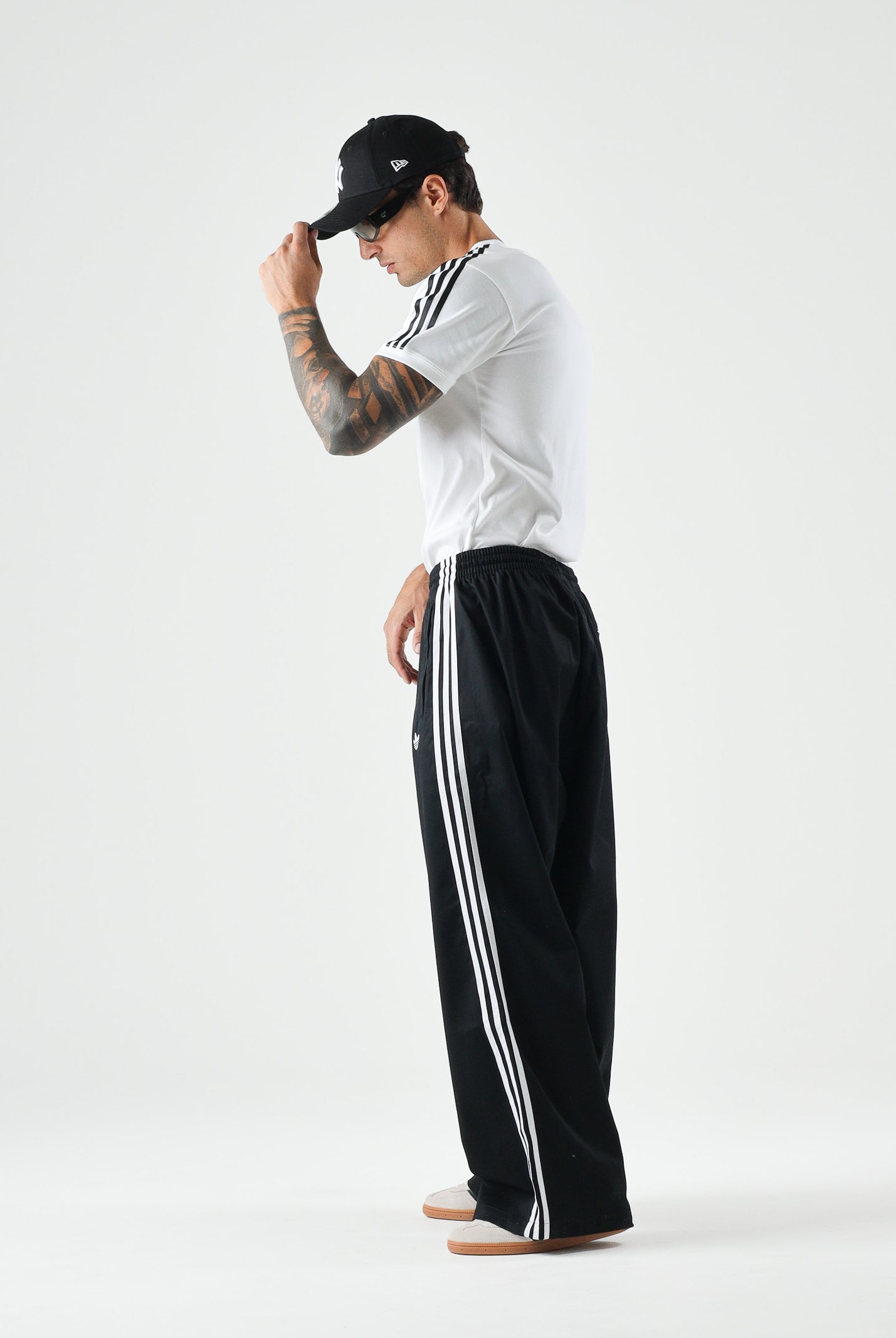 ADIDAS ORIGINALS pantaloni sportivi Adicolor SST Cotton Twill Pants black nero uomo. KR1387 . ADIDAS ORIGINALS