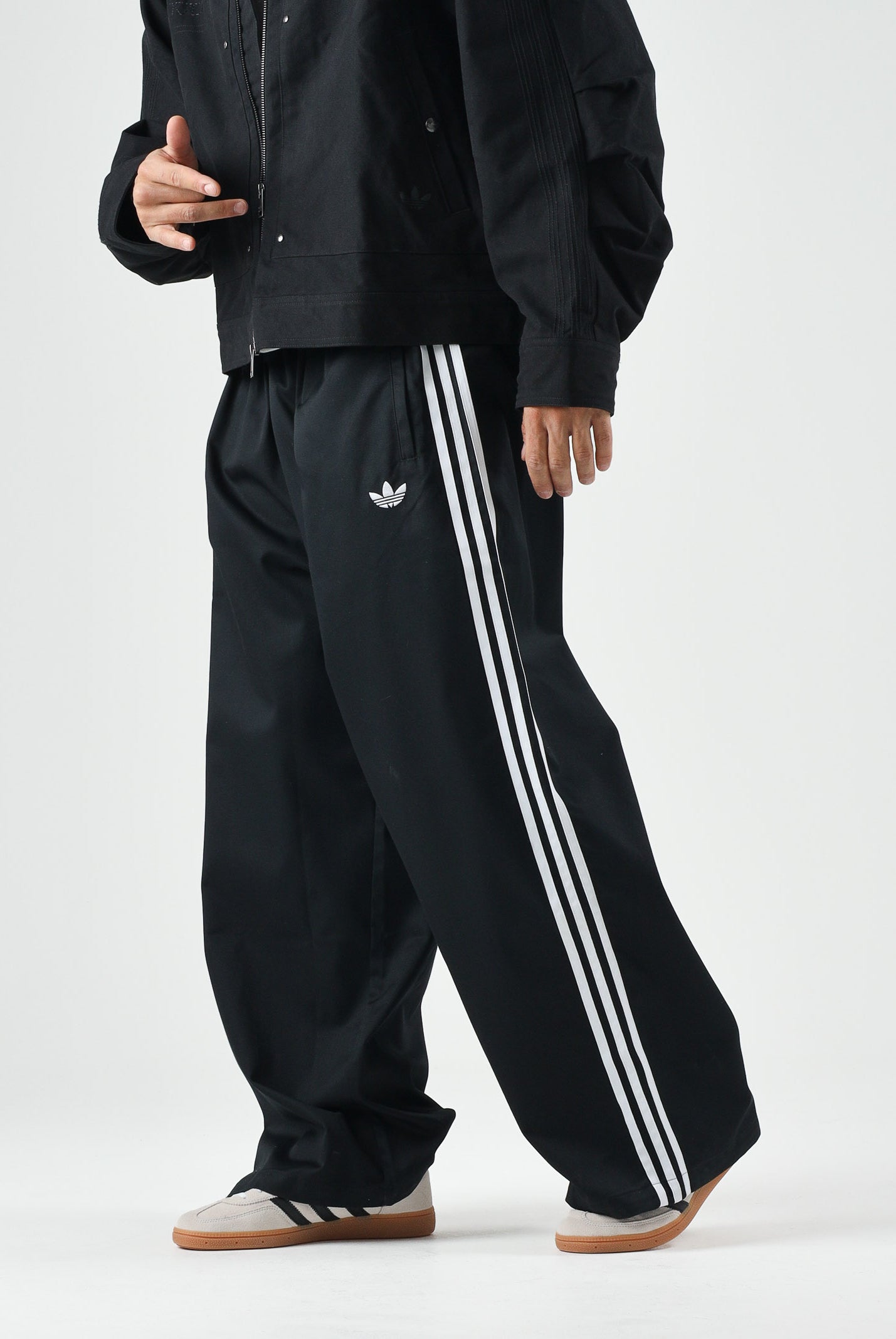 ADIDAS ORIGINALS pantaloni sportivi Adicolor SST Cotton Twill Pants black nero uomo. KR1387 . ADIDAS ORIGINALS