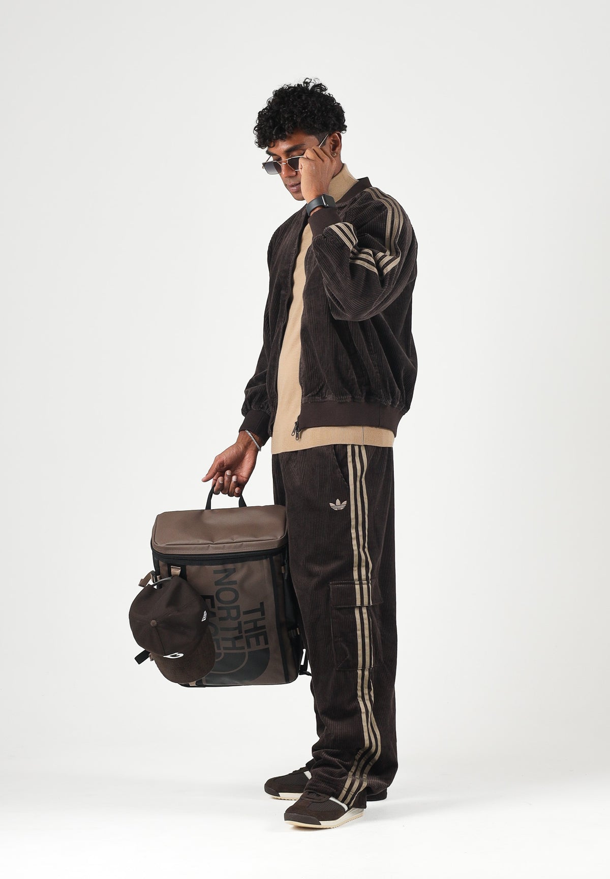 ADIDAS ORIGINALS Pantaloni cargo marrone/coffe per uomo e donna KR1405 . ADIDAS ORIGINALS