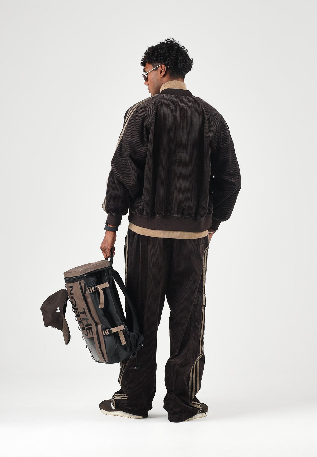 ADIDAS ORIGINALS Pantaloni cargo marrone/coffe per uomo e donna KR1405 . ADIDAS ORIGINALS