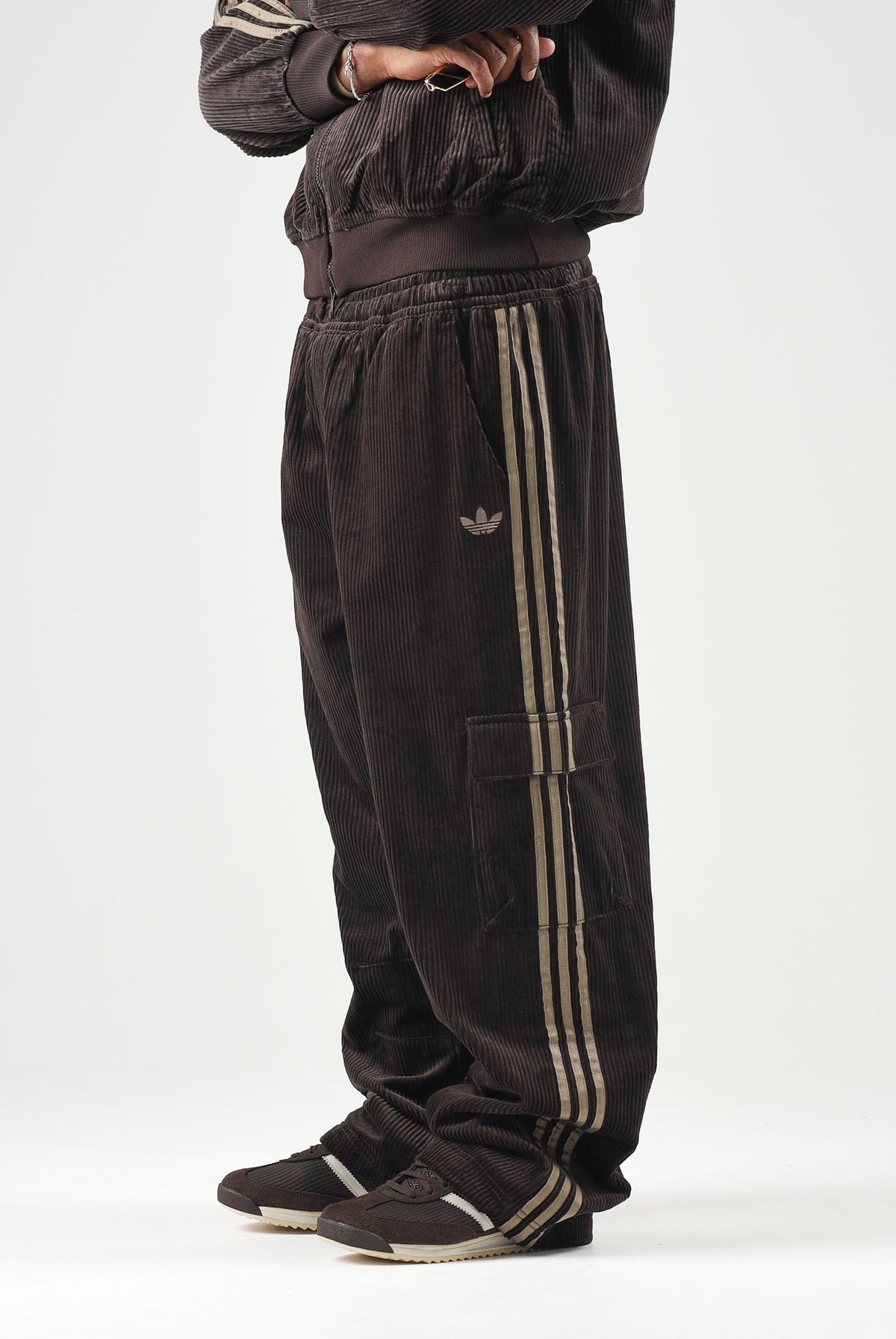 ADIDAS ORIGINALS Pantaloni cargo marrone/coffe per uomo e donna KR1405 . ADIDAS ORIGINALS