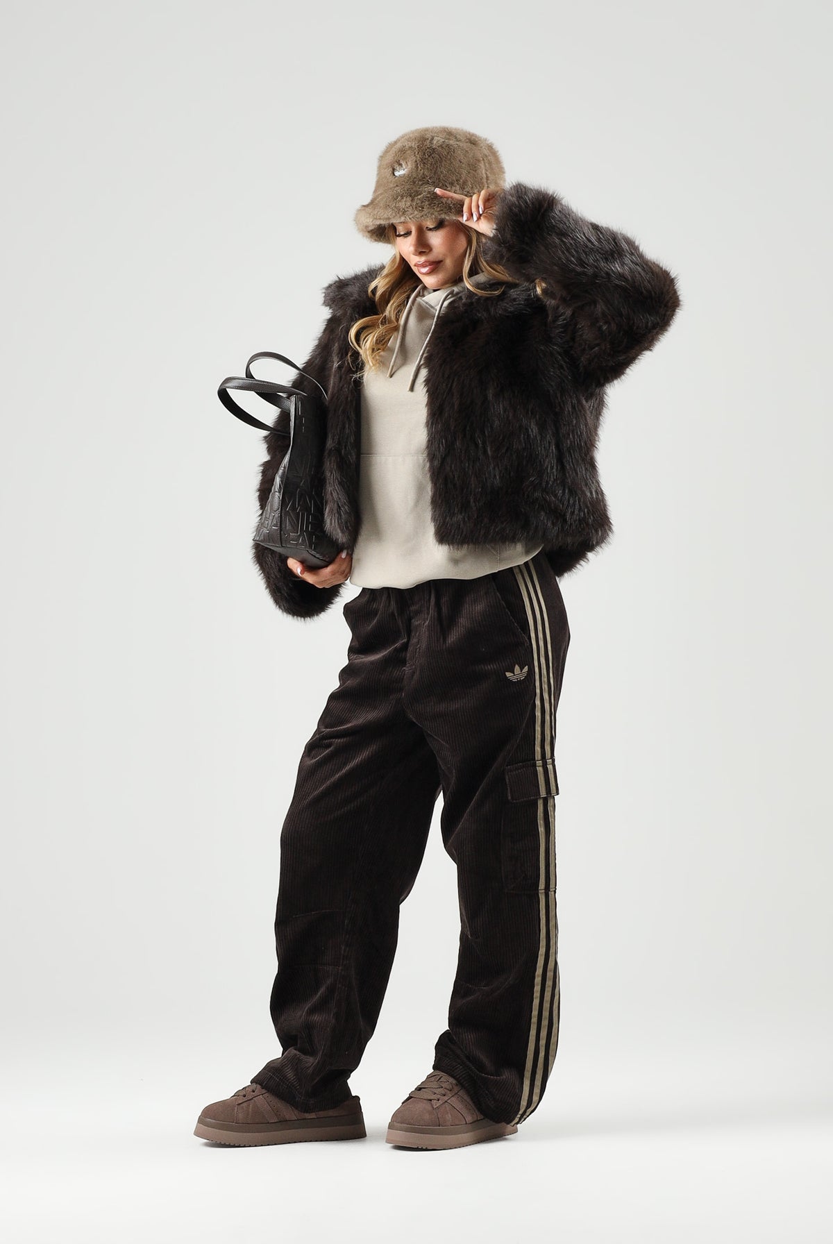 ADIDAS ORIGINALS Pantaloni cargo marrone/coffe per uomo e donna KR1405 . ADIDAS ORIGINALS