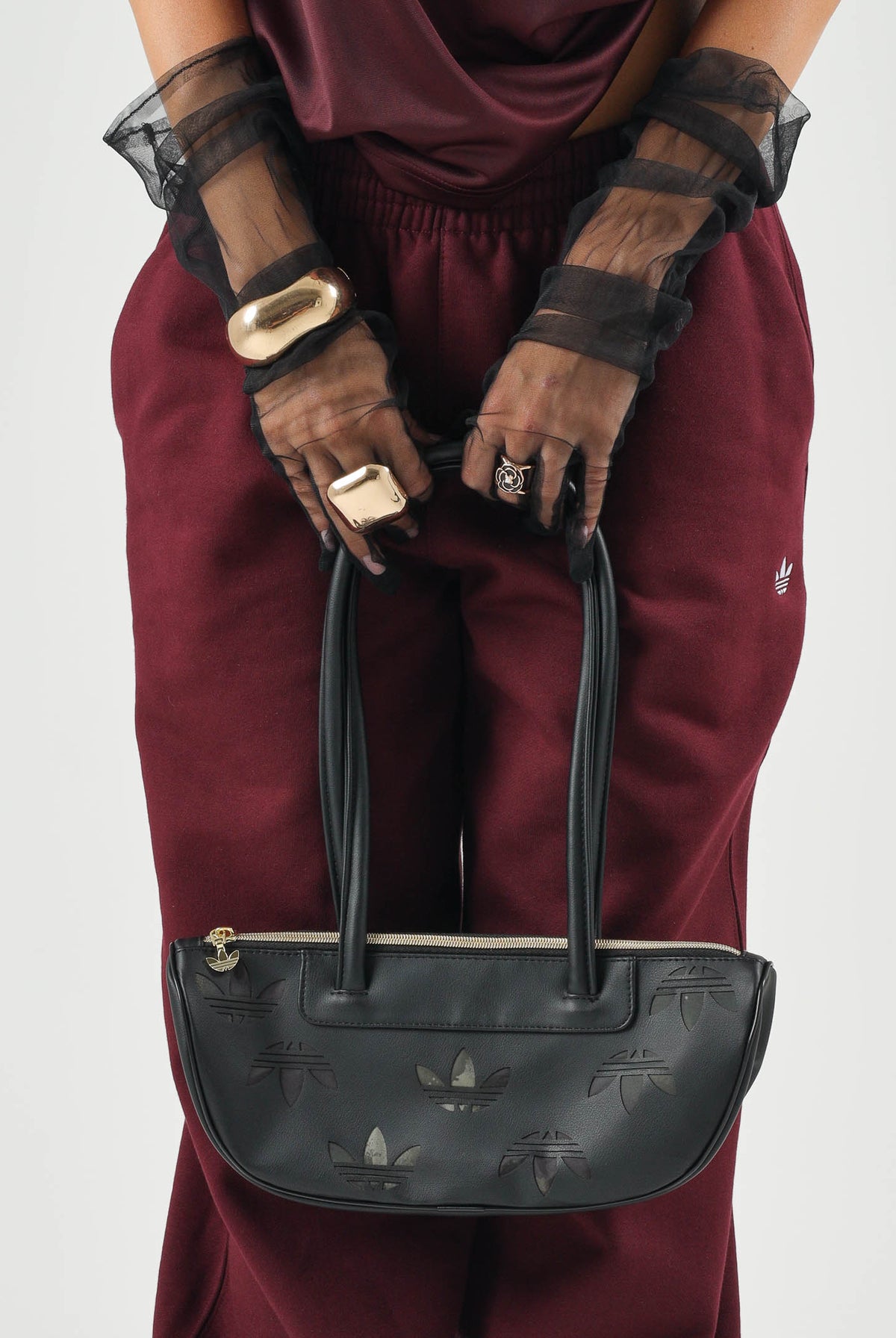 ADIDAS ORIGINALS Borsa a spalla BOWLING MONOGRAM nera da donna. KR6774 . ADIDAS ORIGINALS