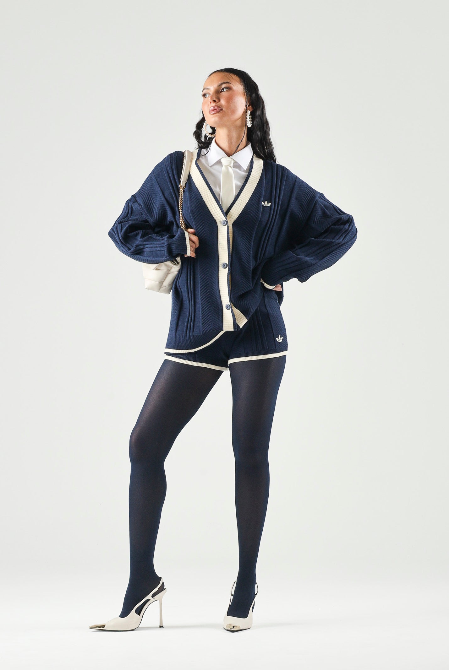 ADIDAS ORIGINALS Shorts CABLE KNIT NIGHT indigo blu notte da donna con lavorazione a trecce<BR/> KR7050 . ADIDAS ORIGINALS