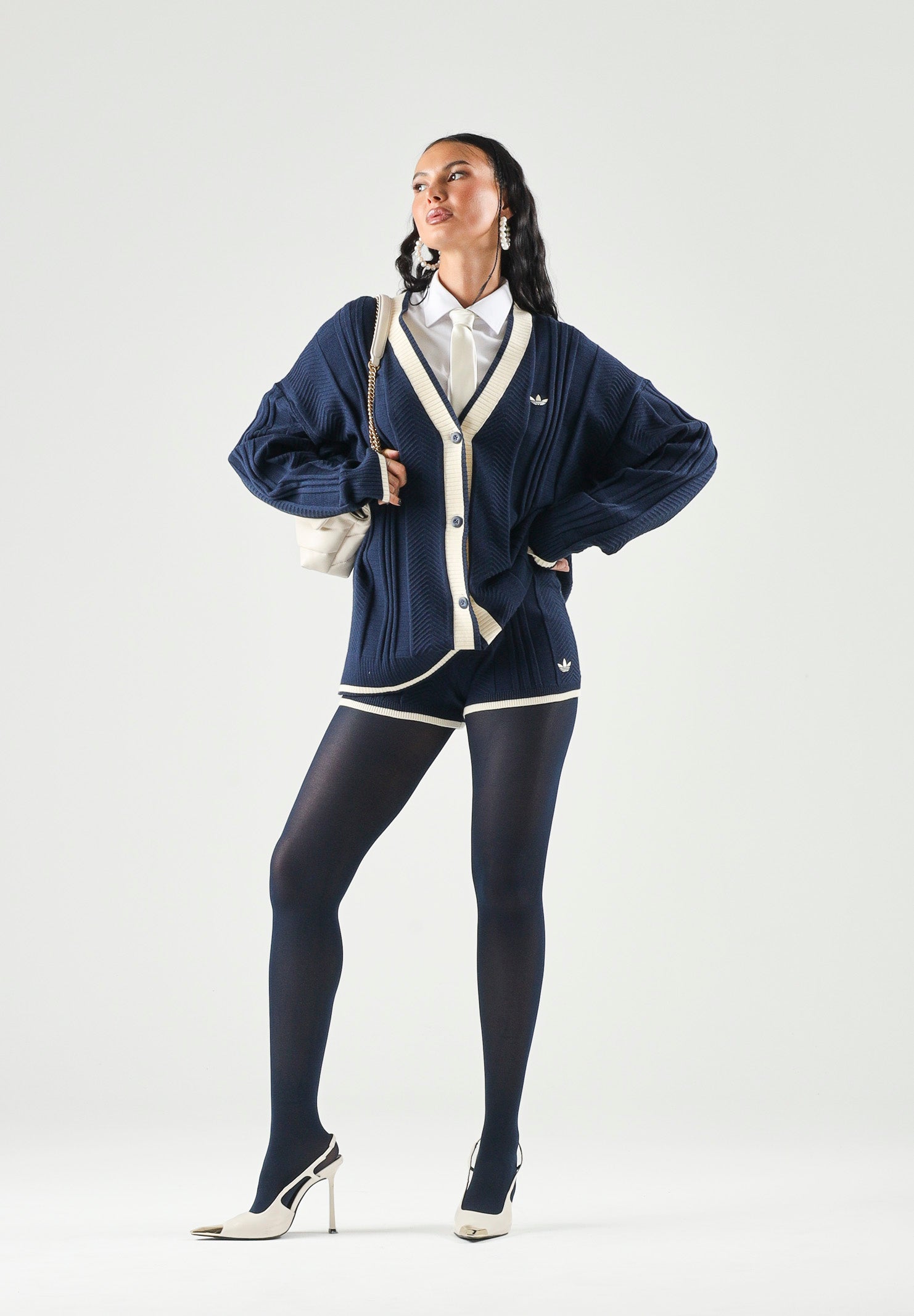 ADIDAS ORIGINALS Shorts CABLE KNIT NIGHT indigo blu notte da donna con lavorazione a trecce<BR/> KR7050 . ADIDAS ORIGINALS