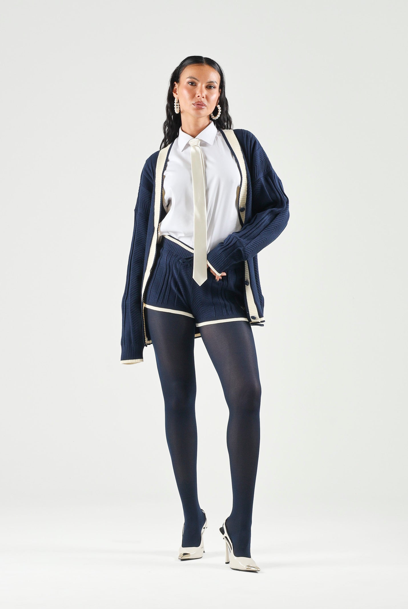 ADIDAS ORIGINALS Shorts CABLE KNIT NIGHT indigo blu notte da donna con lavorazione a trecce<BR/> KR7050 . ADIDAS ORIGINALS