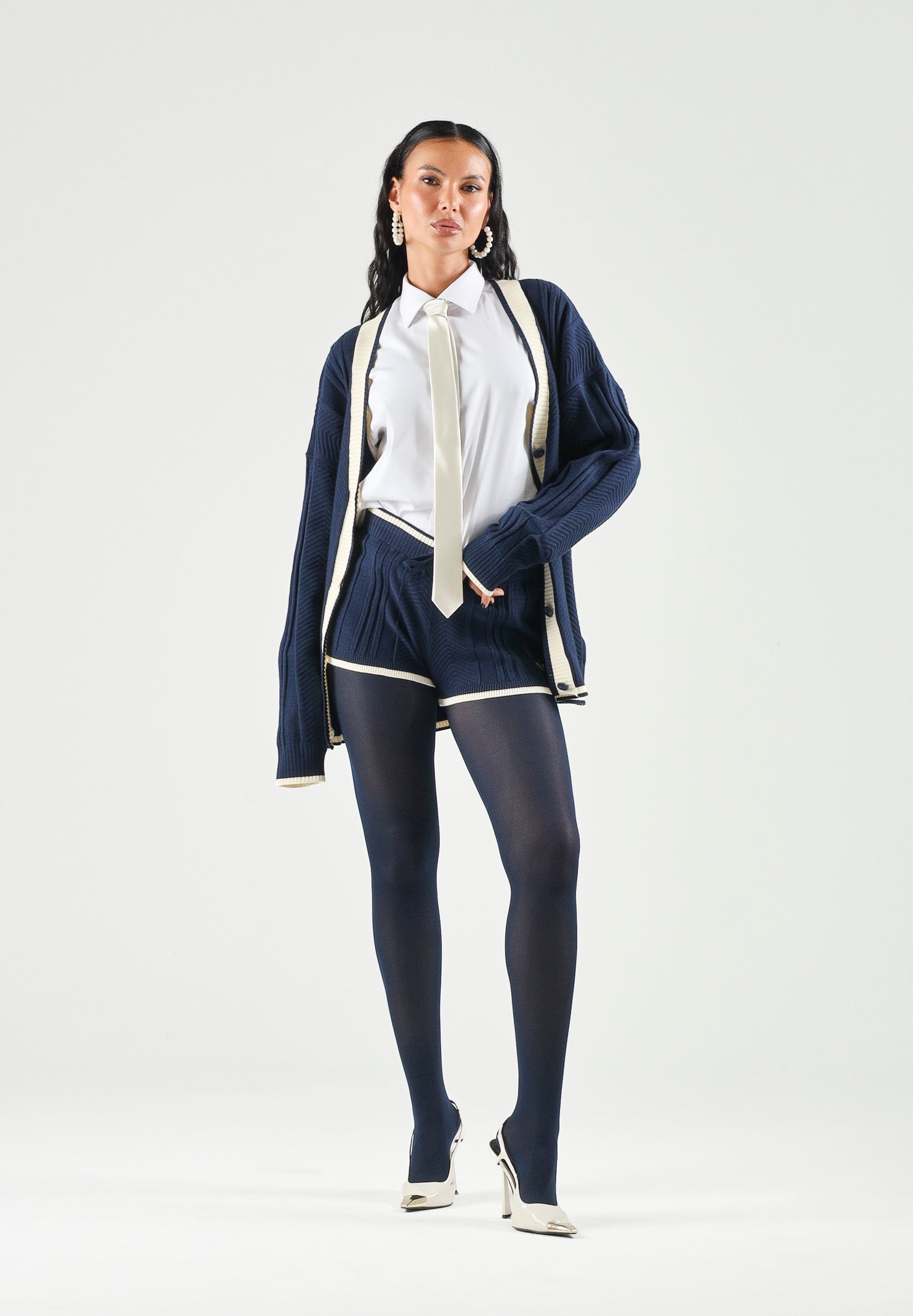 ADIDAS ORIGINALS Shorts CABLE KNIT NIGHT indigo blu notte da donna con lavorazione a trecce<BR/> KR7050 . ADIDAS ORIGINALS