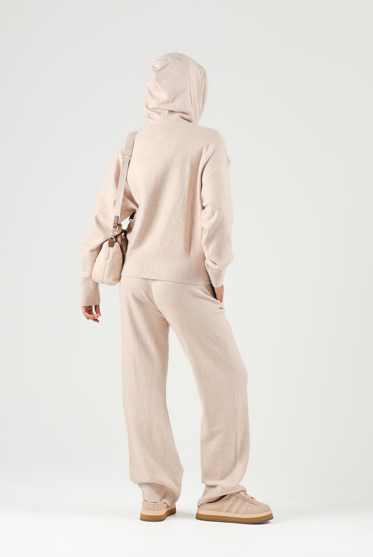 ADIDAS ORIGINALS Pantaloni WIDE LEG beige per donna con morbido tessuto e coulisse regolabile in vita. KR9180 . ADIDAS ORIGINALS