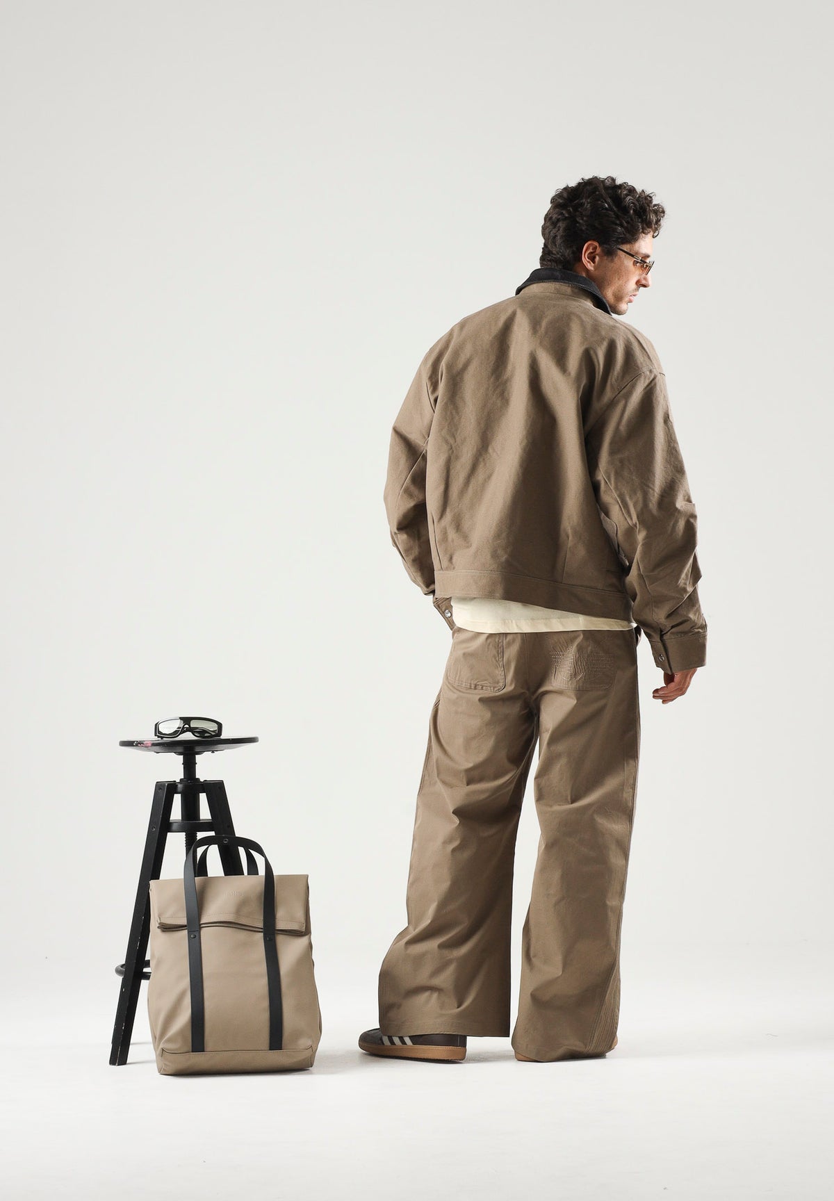ADIDAS ORIGINALS Pantaloni PREMIUM ESSENTIALS WIDE PANTS beige per uomo e donna KR9655 . ADIDAS ORIGINALS
