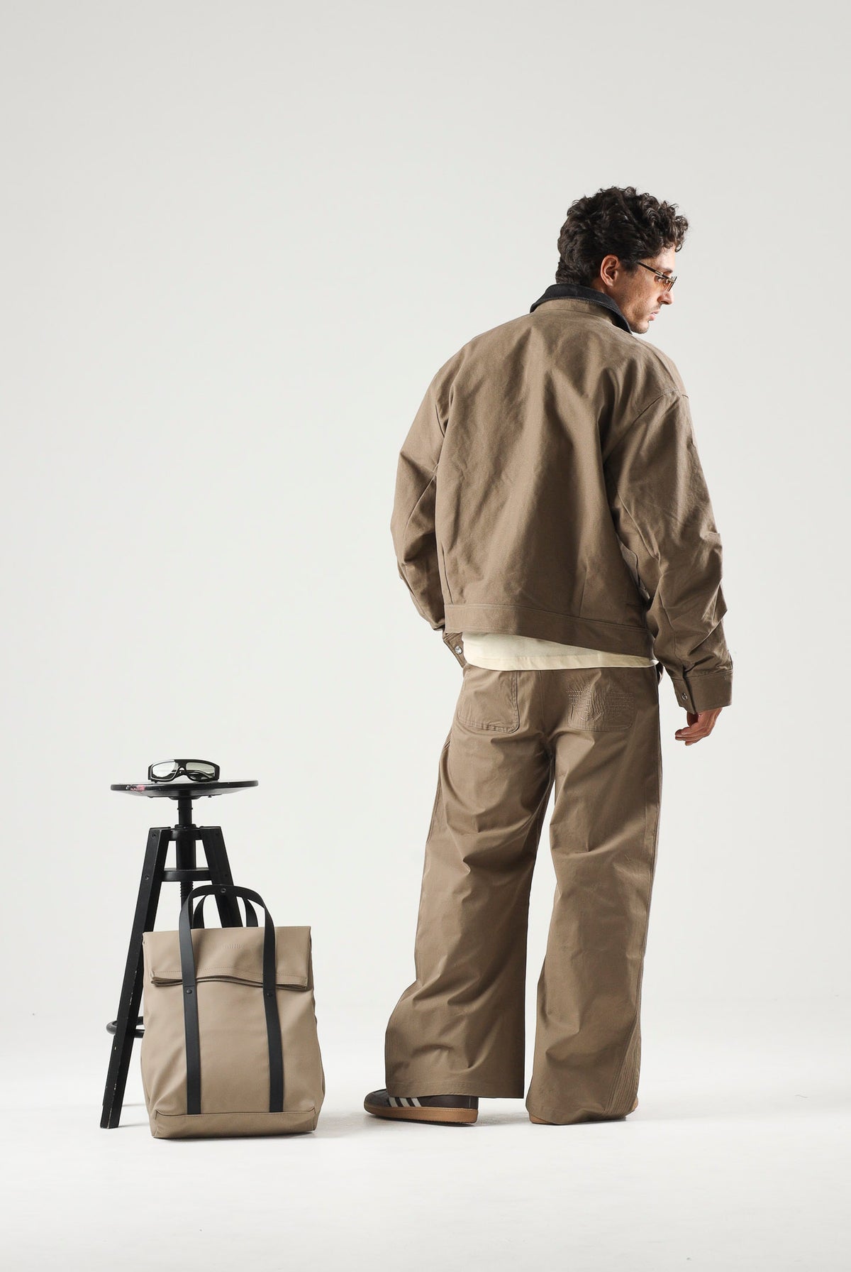 ADIDAS ORIGINALS Pantaloni PREMIUM ESSENTIALS WIDE PANTS beige per uomo e donna KR9655 . ADIDAS ORIGINALS