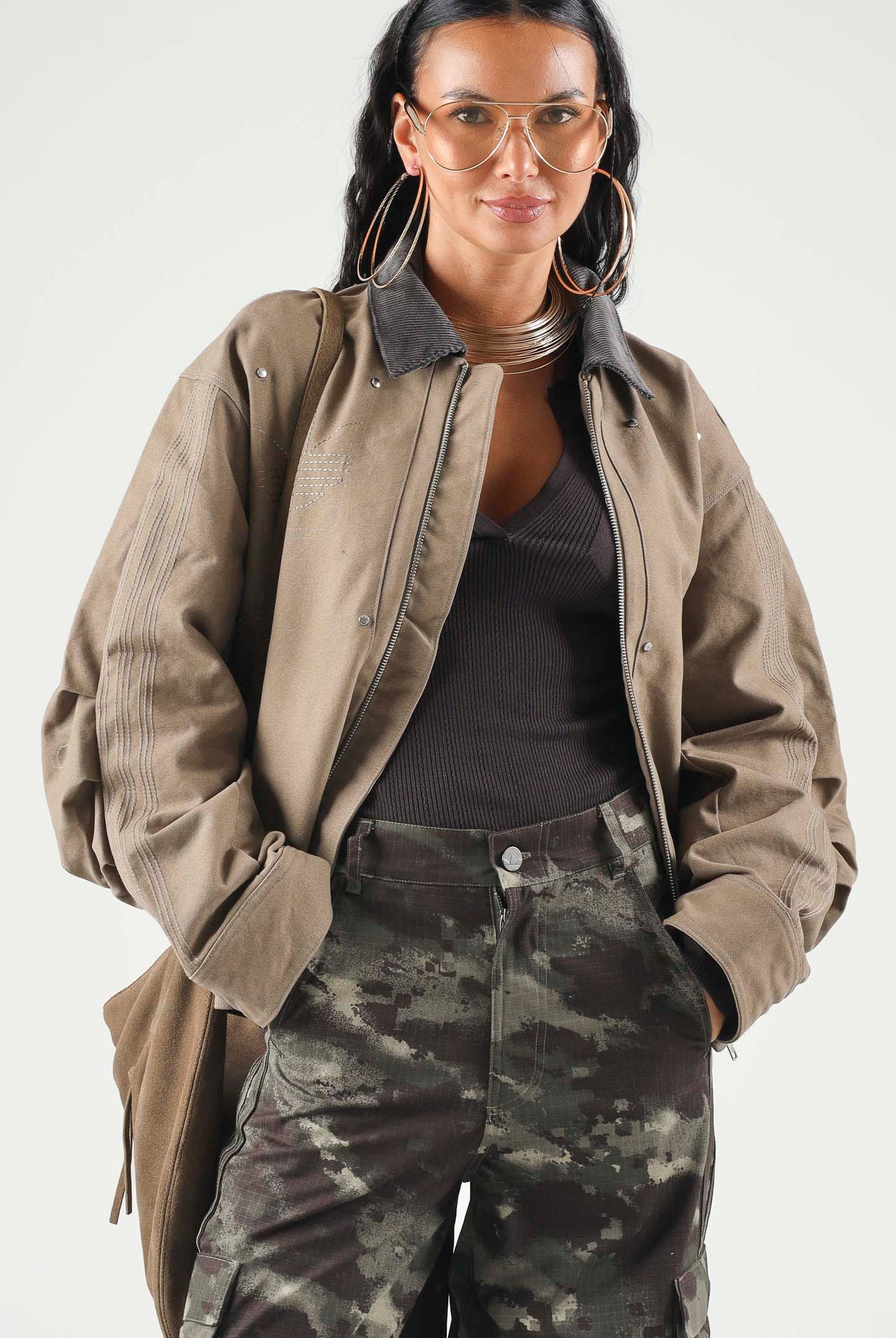 ADIDAS ORIGINALS Bomber giubbotto di jeans PREMIUM ESSENTIALS beige per uomo e donna KR9657 . ADIDAS ORIGINALS