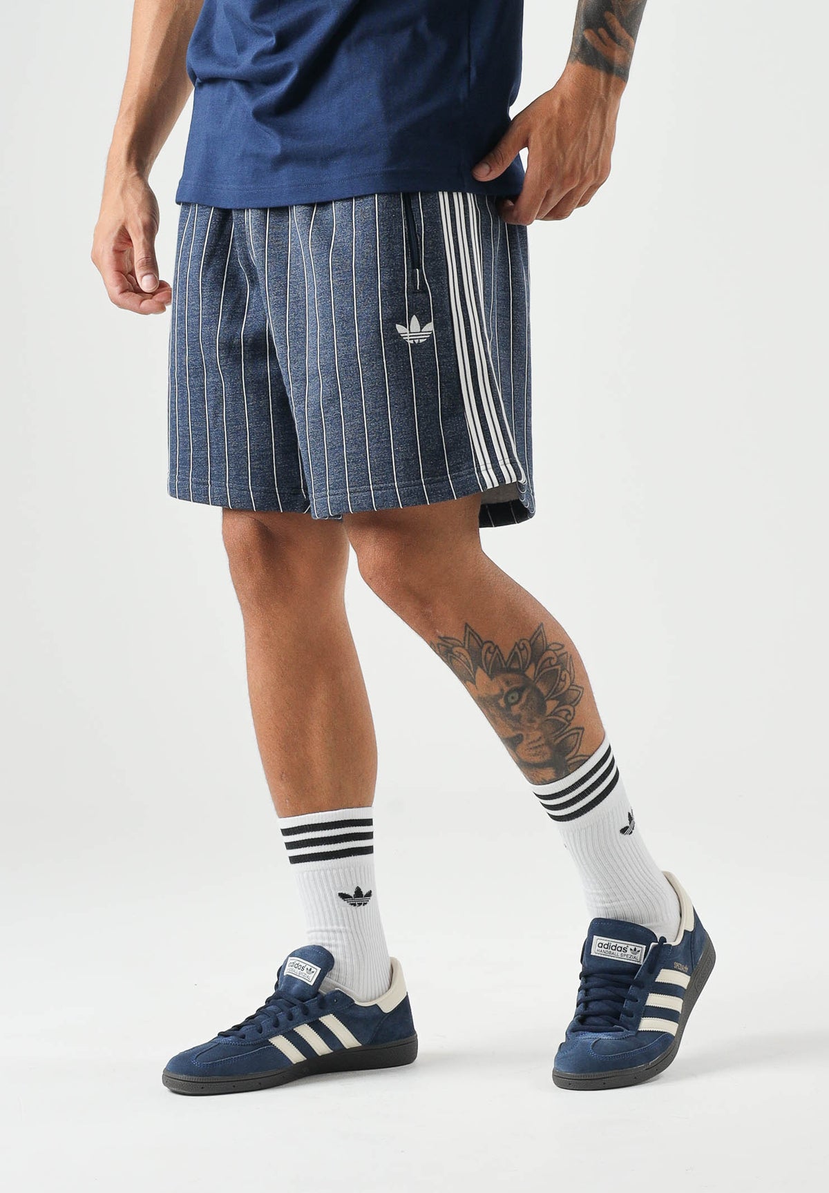 ADIDAS ORIGINALS Short PINSTRIPES blu da uomo e donna con motivo gessato<BR/> KR9706 . ADIDAS ORIGINALS