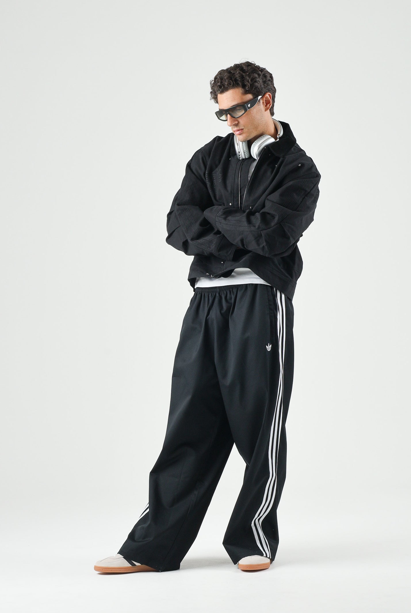 ADIDAS ORIGINALS Giubbotto PREMIUM ESSENTIALS bomber nero da uomo con logo trefoi ricamato KS1615 . ADIDAS ORIGINALS