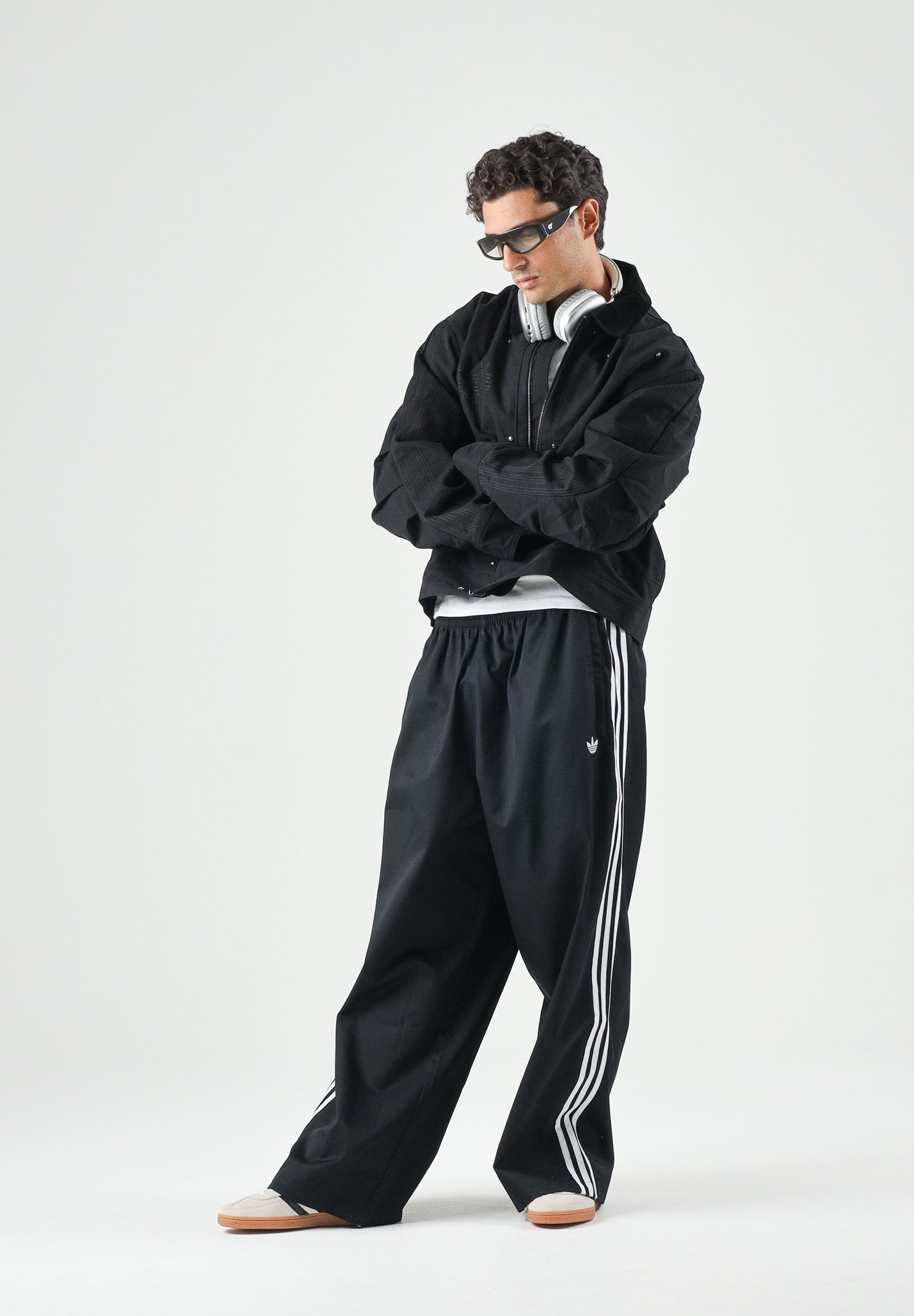 ADIDAS ORIGINALS Giubbotto PREMIUM ESSENTIALS bomber nero da uomo con logo trefoi ricamato KS1615 . ADIDAS ORIGINALS