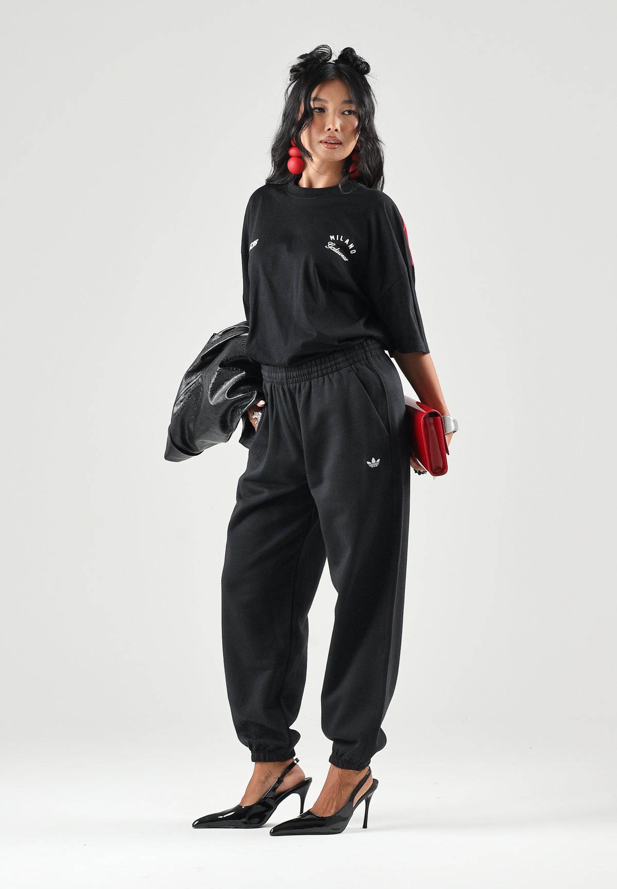 ADIDAS ORIGINALS Pantaloni ESSENTIALS JOGGER nero per donna con vita elasticizzata e polsini inferiori. KS2419 . ADIDAS ORIGINALS