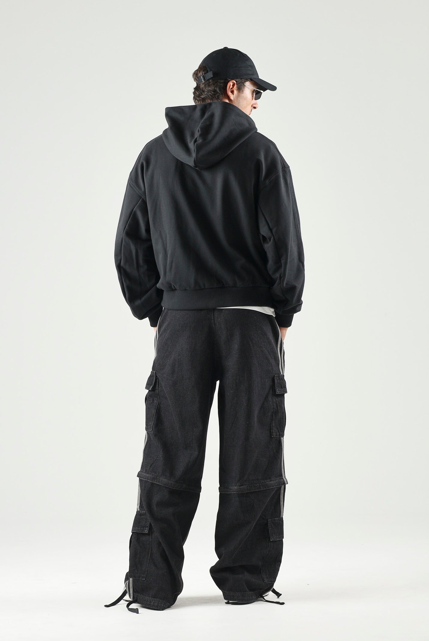 ADIDAS ORIGINALS Felpa PREMIUM ESSENTIALS nera da uomo con cappuccio KS4102 . ADIDAS ORIGINALS