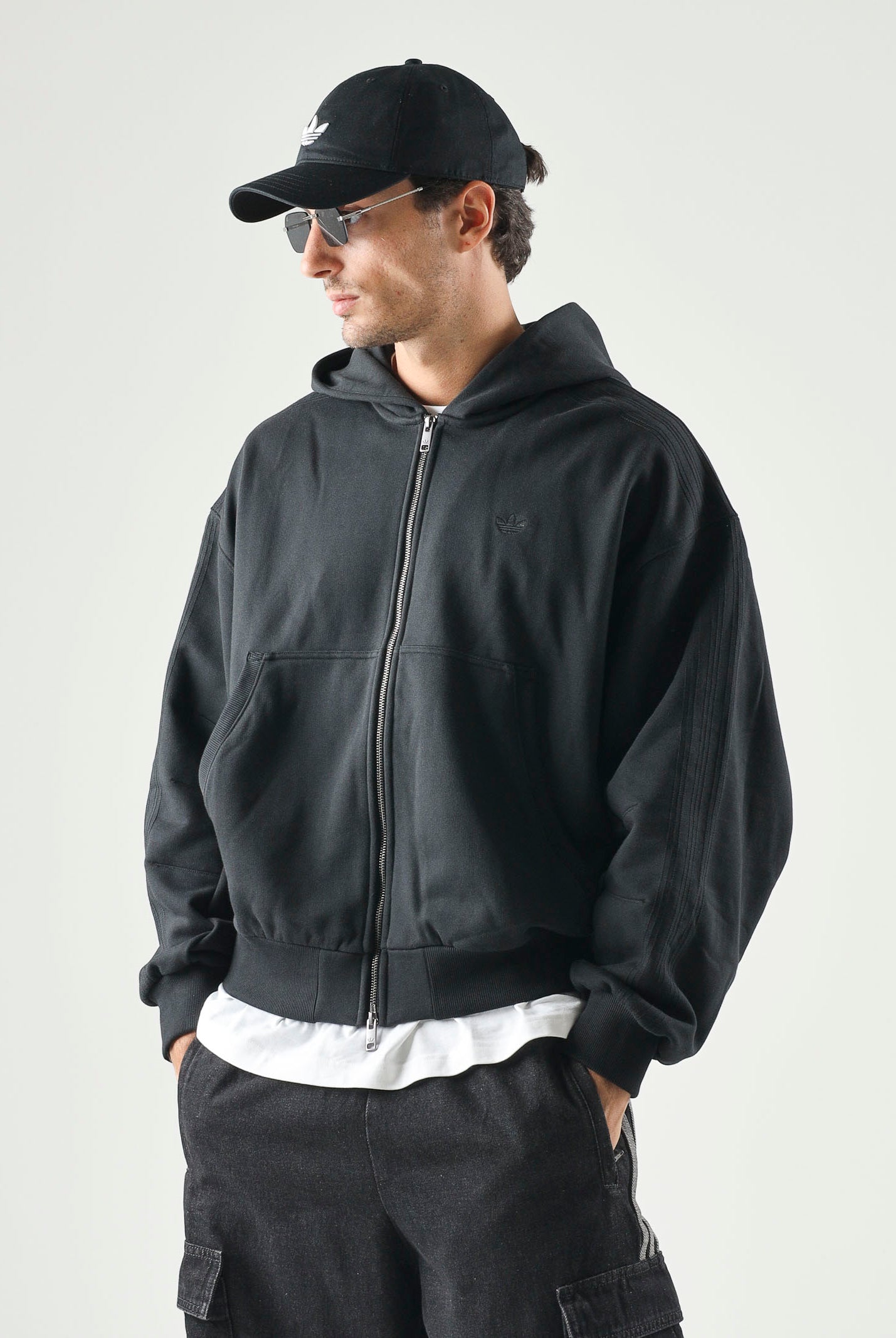 ADIDAS ORIGINALS Felpa PREMIUM ESSENTIALS nera da uomo con cappuccio KS4102 . ADIDAS ORIGINALS