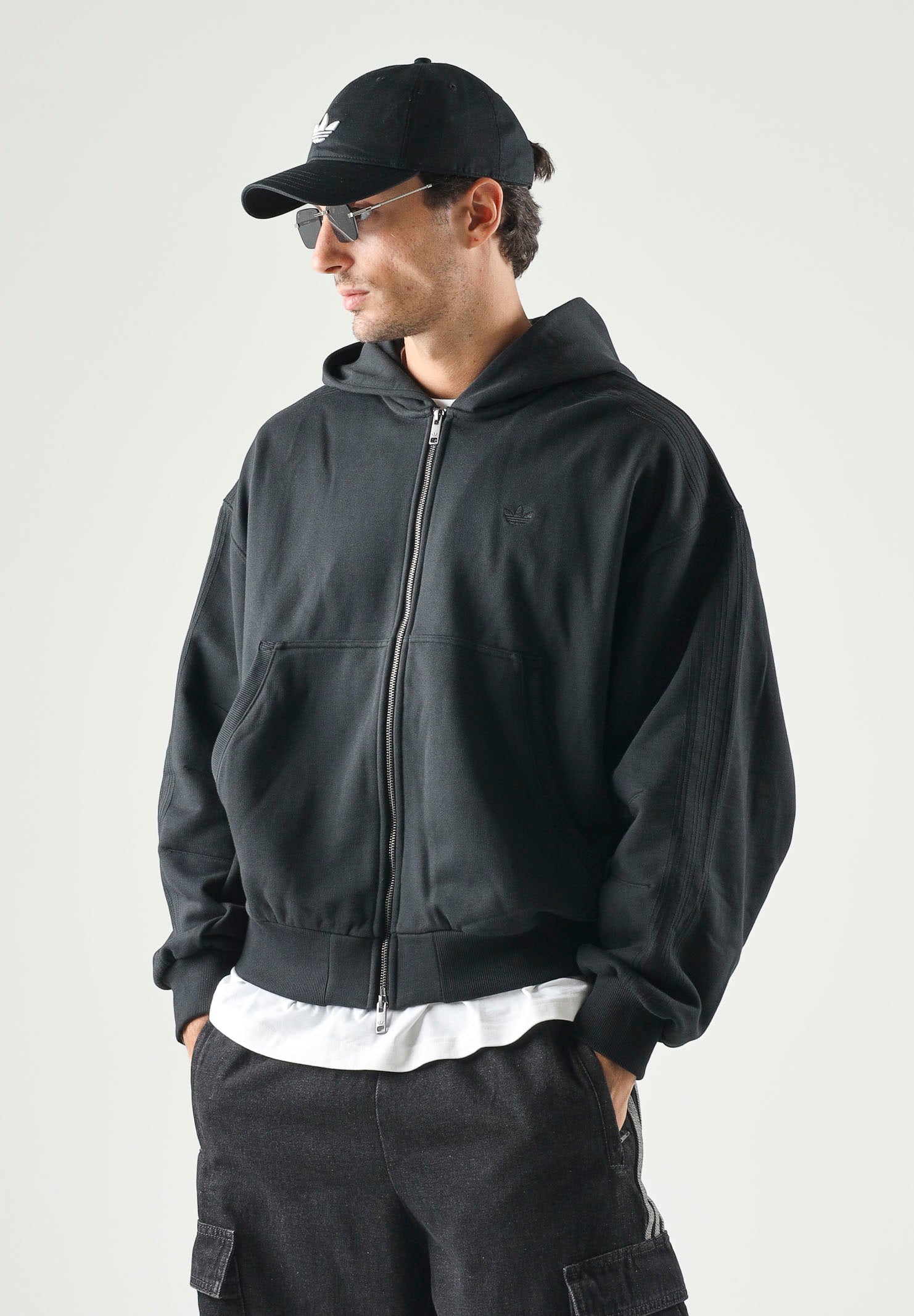 ADIDAS ORIGINALS Felpa PREMIUM ESSENTIALS nera da uomo con cappuccio KS4102 . ADIDAS ORIGINALS