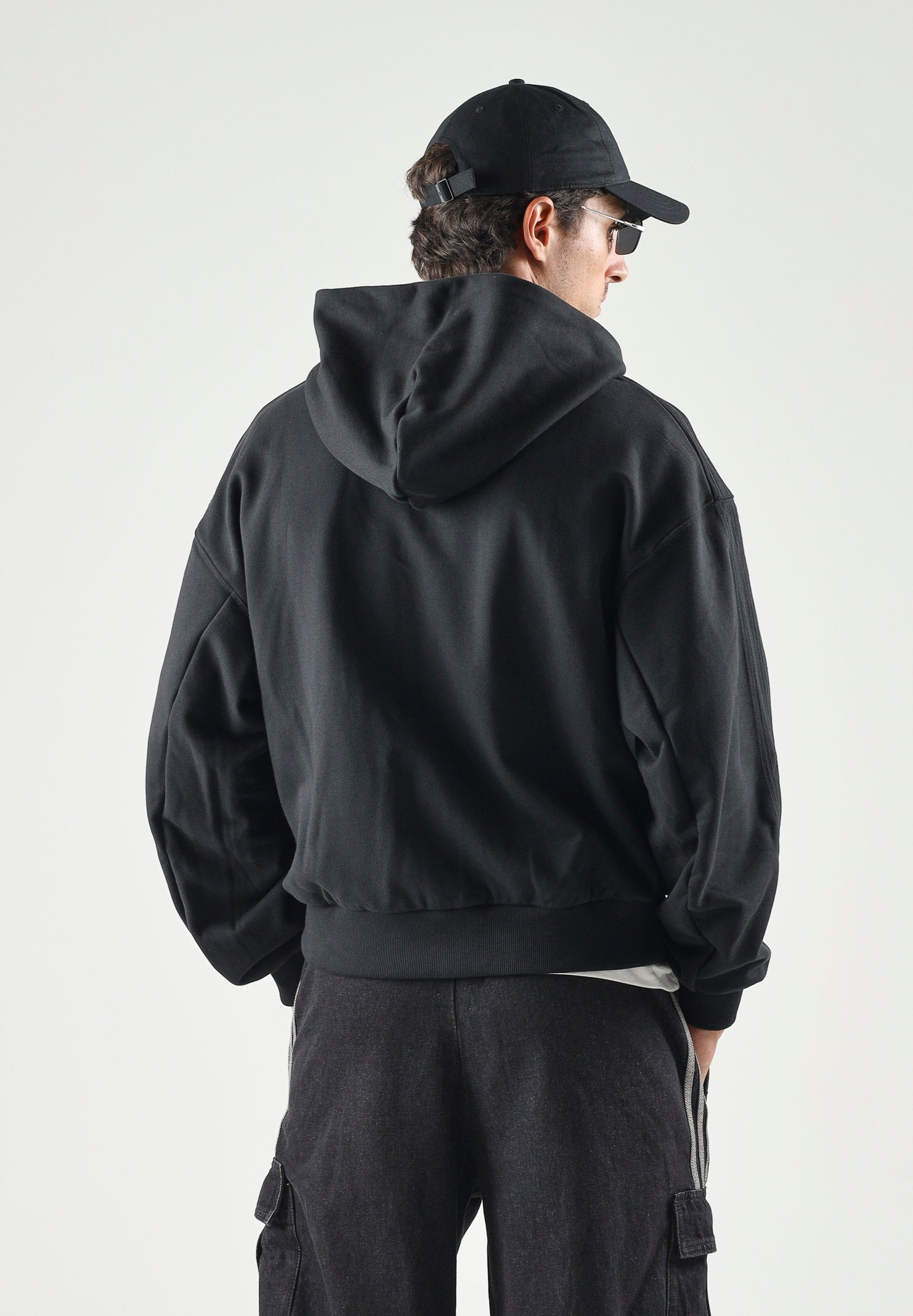 ADIDAS ORIGINALS Felpa PREMIUM ESSENTIALS nera da uomo con cappuccio KS4102 . ADIDAS ORIGINALS