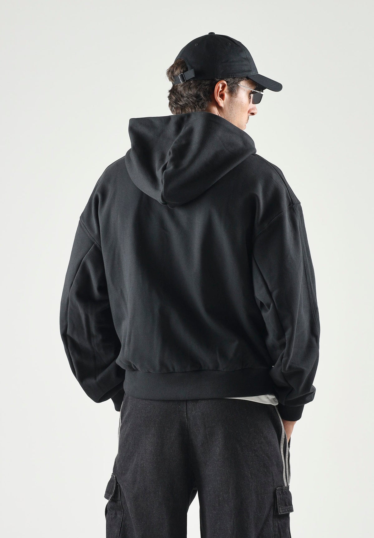 ADIDAS ORIGINALS Felpa con zip PREMIUM ESSENTIALS nera da uomo con cappuccio KS4102 . ADIDAS ORIGINALS